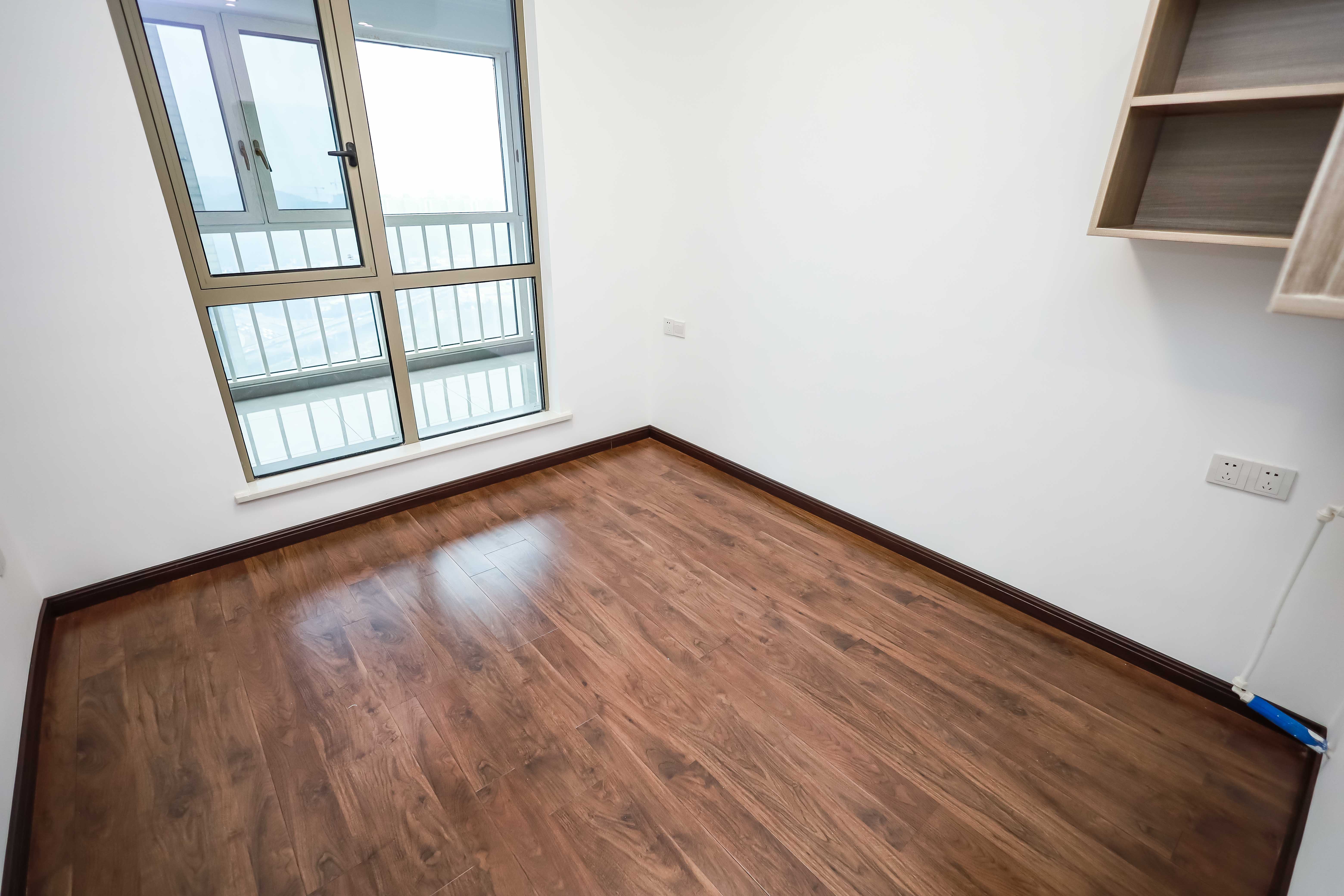 万象府台  4室2厅2卫    240.0万 万象府台  4室2厅2卫    240.0万卧室