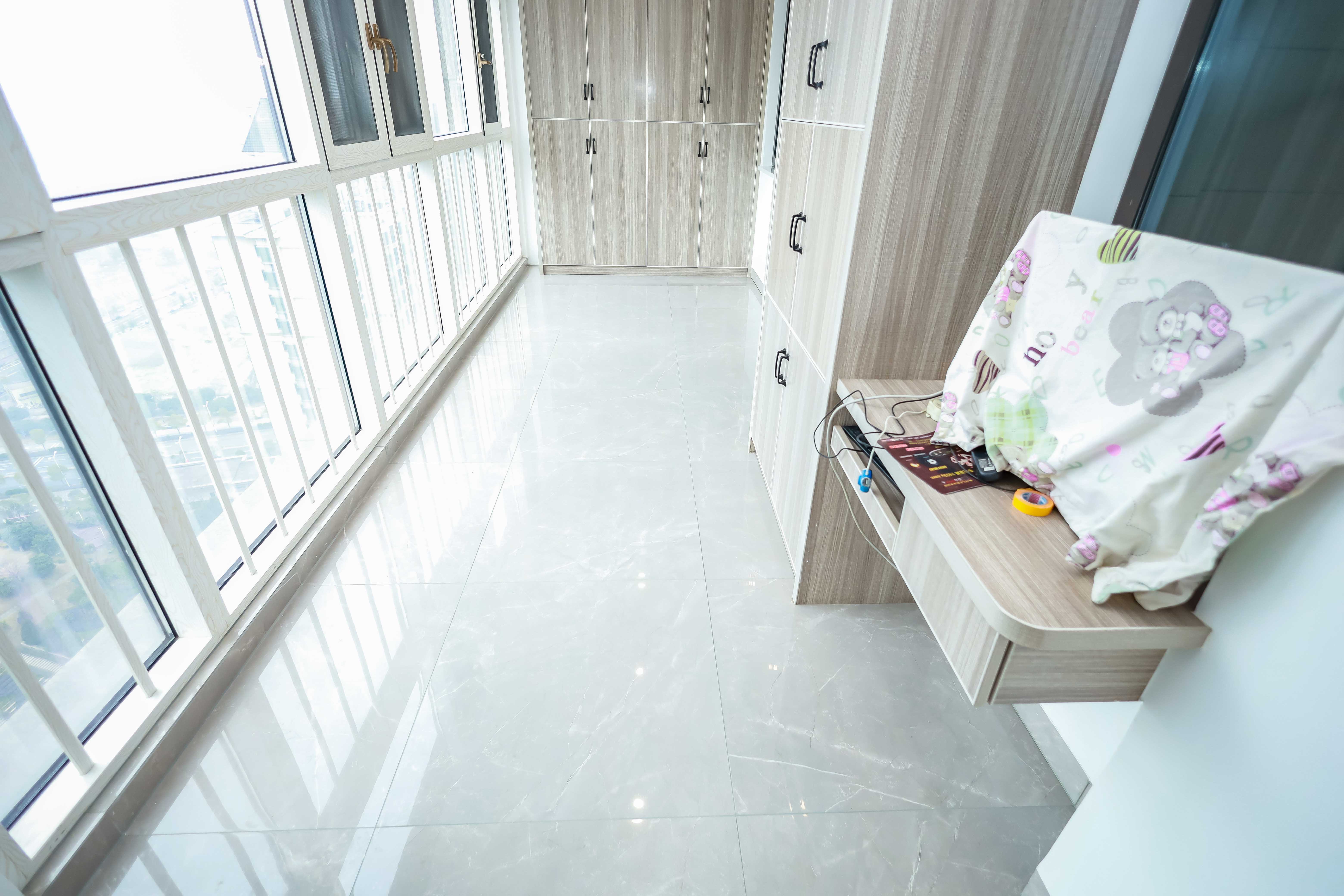 万象府台  4室2厅2卫    240.0万 万象府台  4室2厅2卫    240.0万阳台