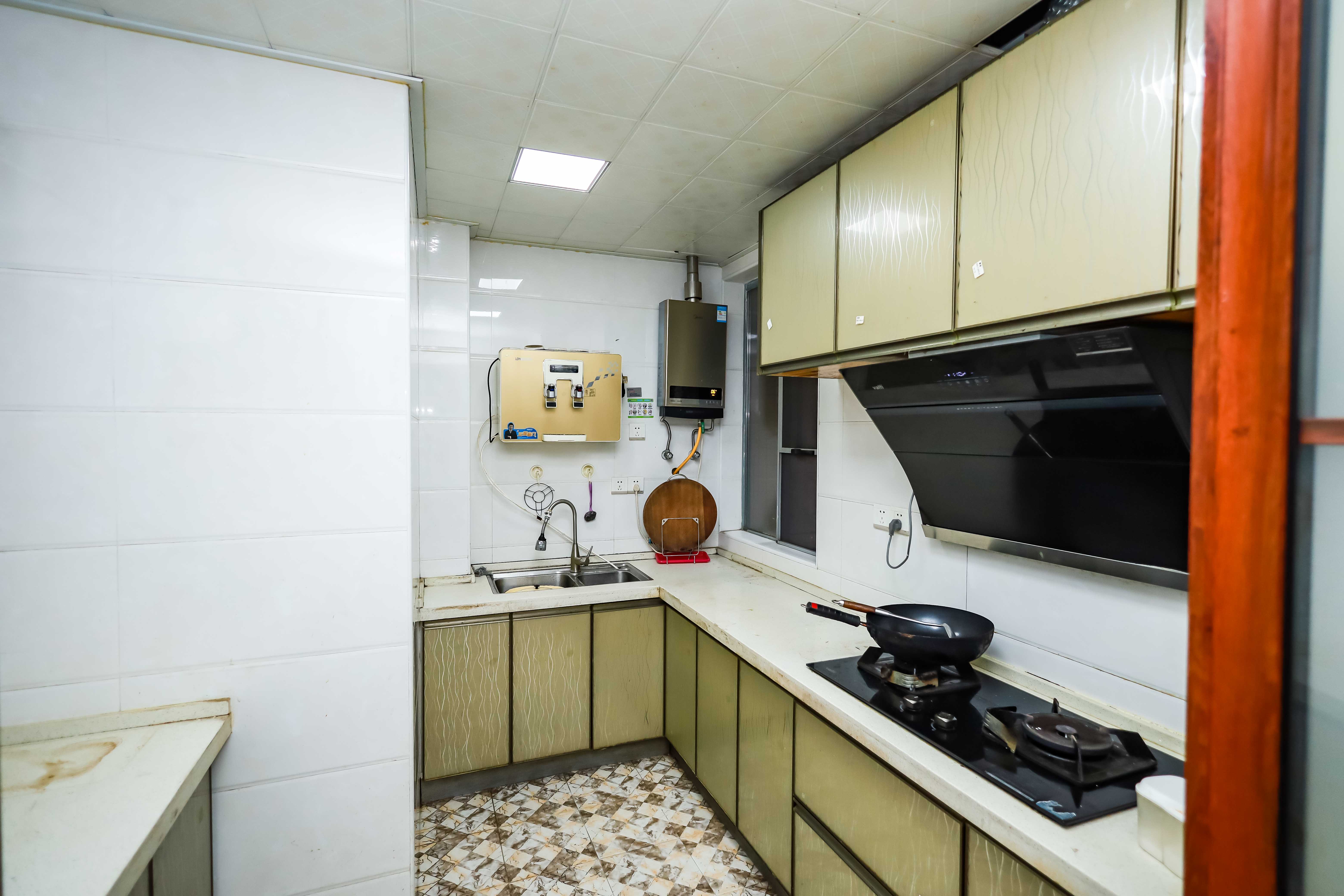 潇湘奥林匹克花园 3室2厅1卫 75.0万 潇湘奥林匹克花园 3室2厅1卫 75.0万厨房