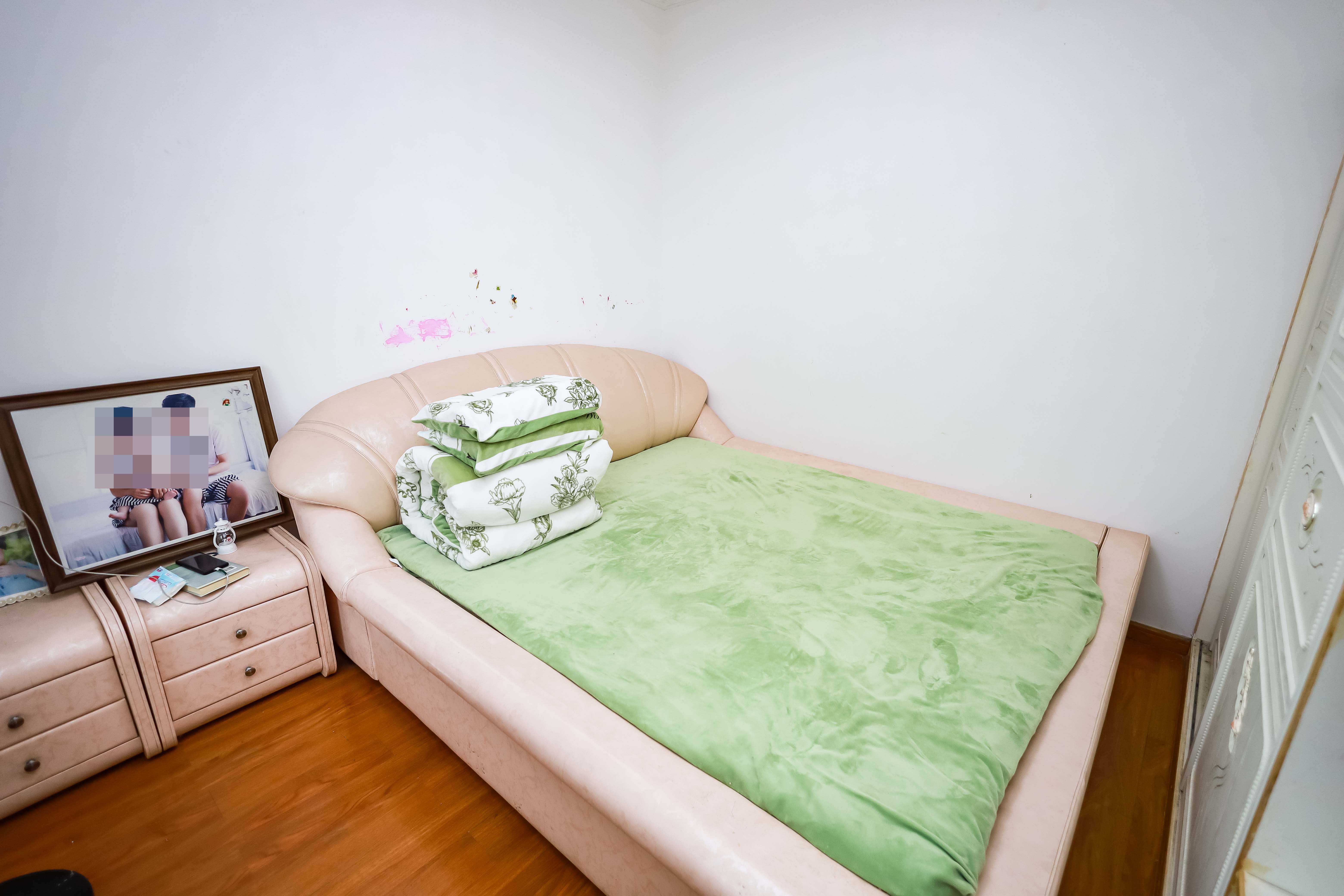 潇湘奥林匹克花园 3室2厅1卫 75.0万 潇湘奥林匹克花园 3室2厅1卫 75.0万卧室