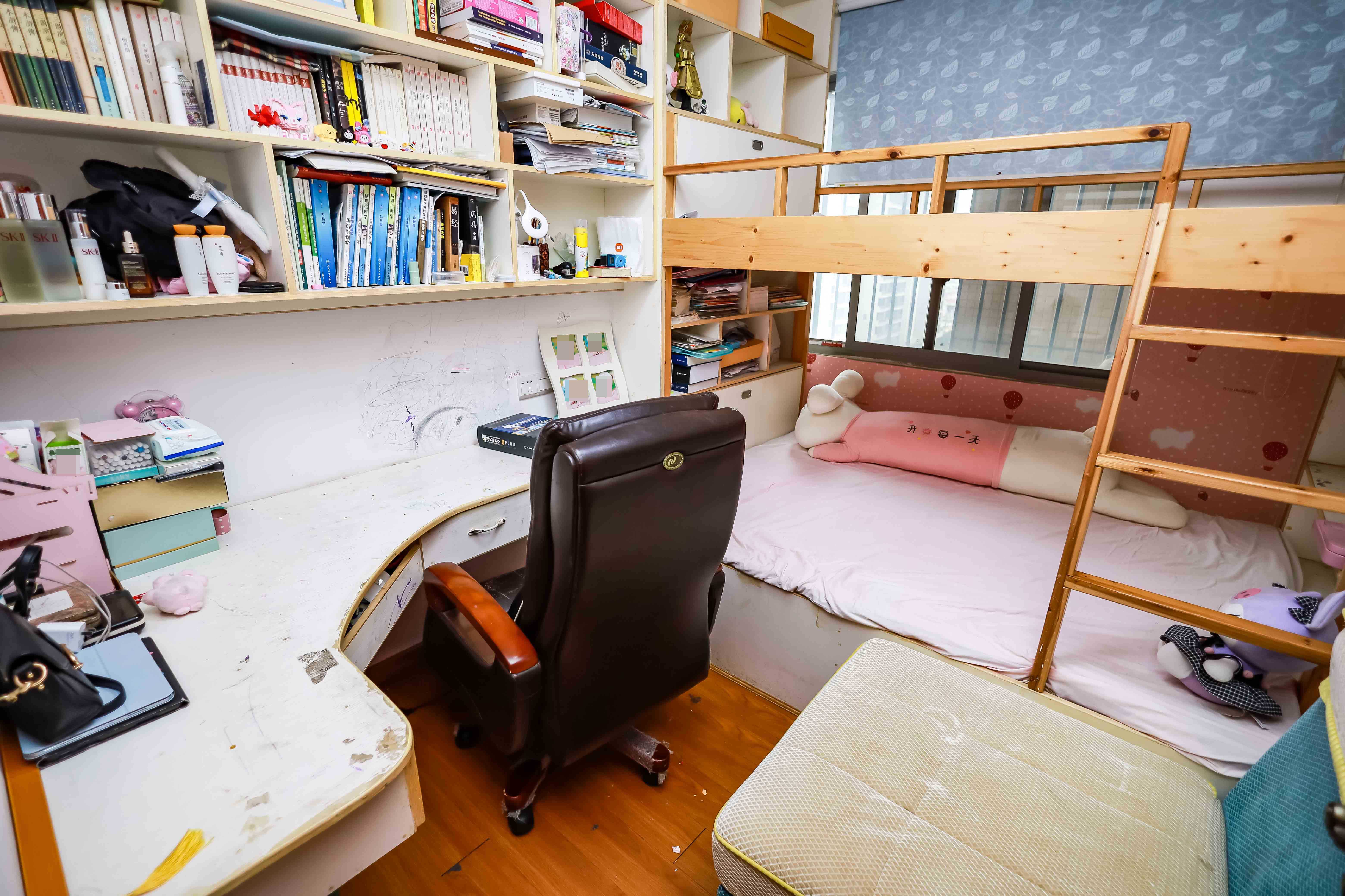 潇湘奥林匹克花园 3室2厅1卫 75.0万 潇湘奥林匹克花园 3室2厅1卫 75.0万卧室