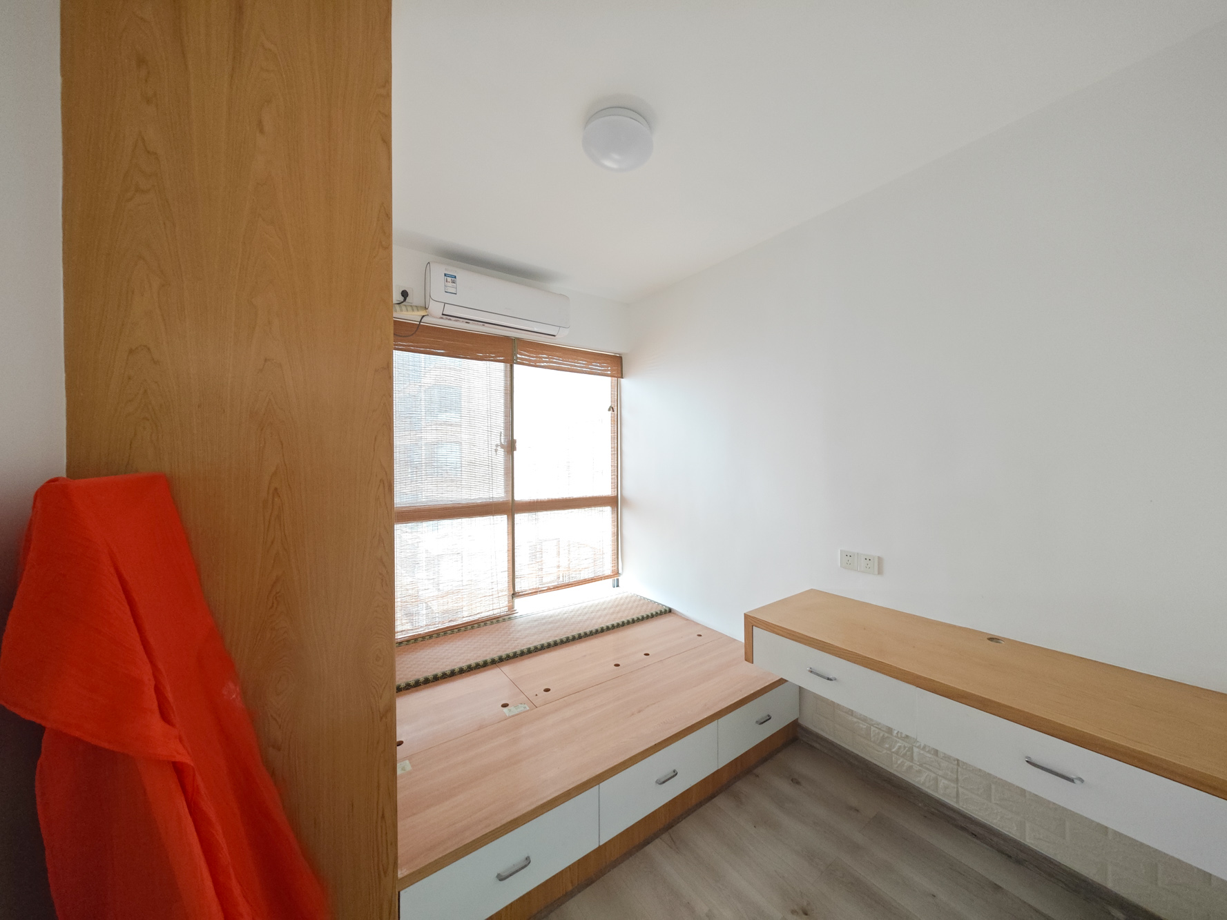 中建嘉和城  3室2厅1卫   93.00万卧室