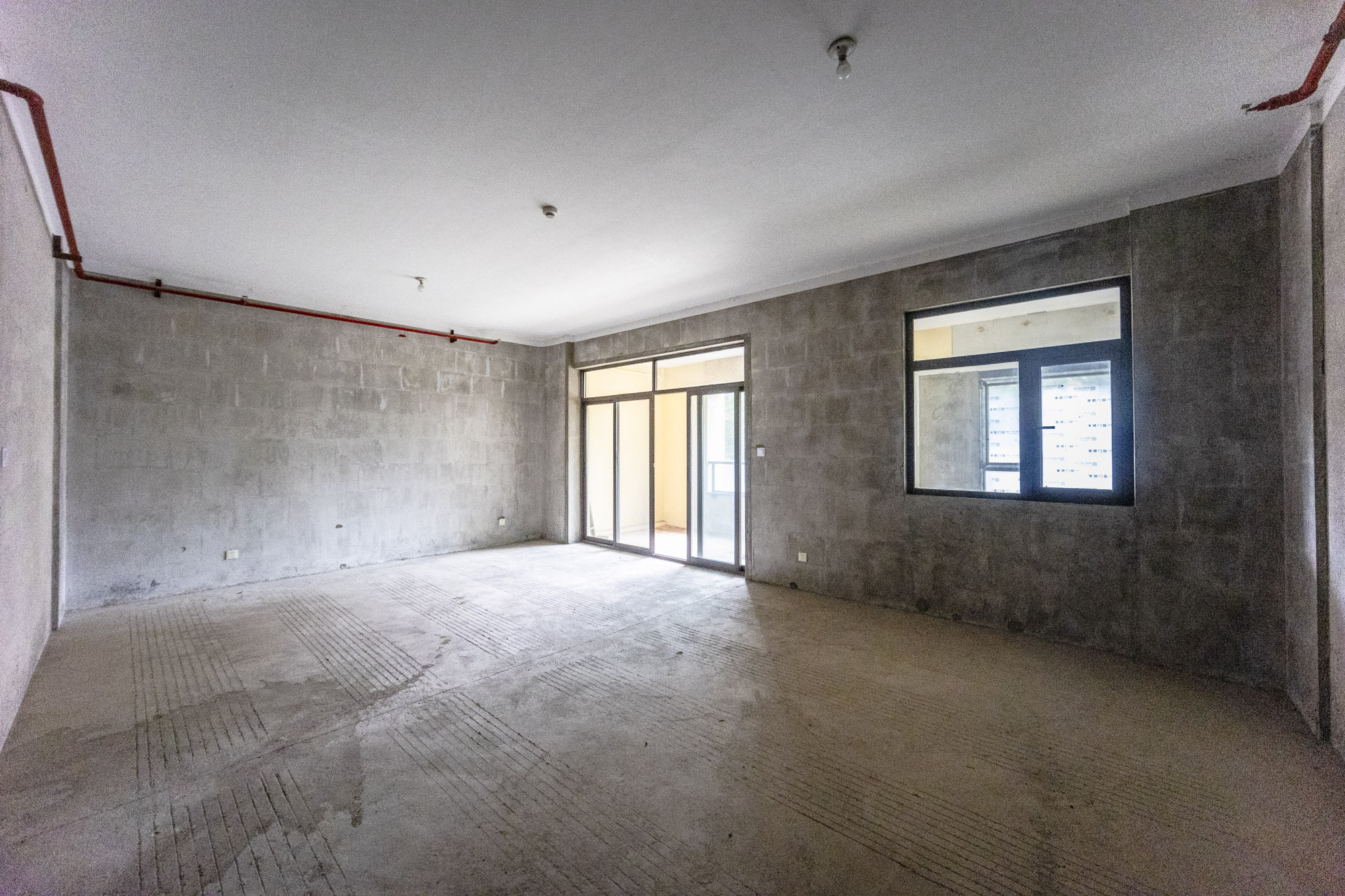 中建江山壹号  5室2厅3卫   550.00万其他