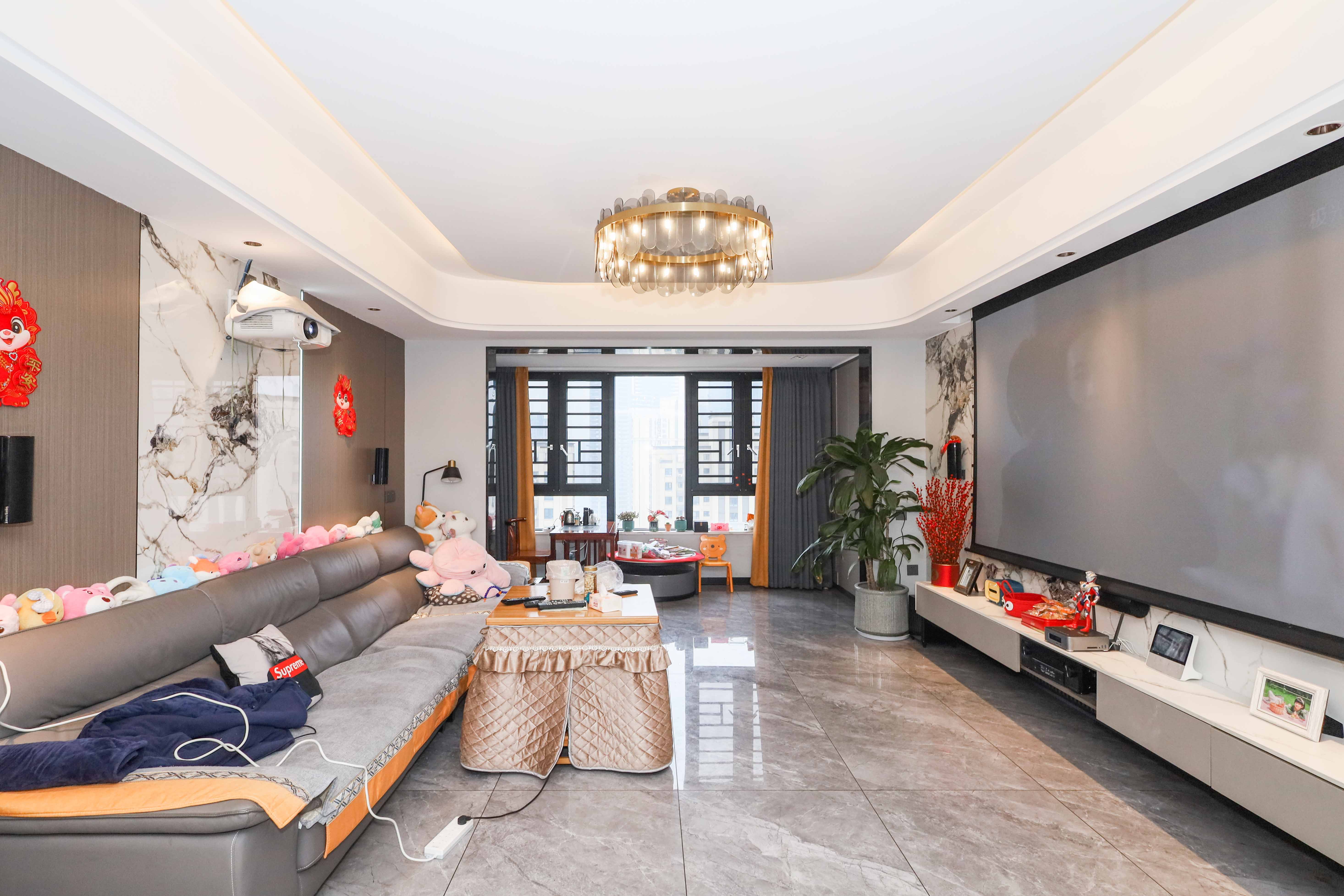 惠天然梅岭国际 5室2厅3卫 380.0万 惠天然梅岭国际 5室2厅3卫 380.0万客厅