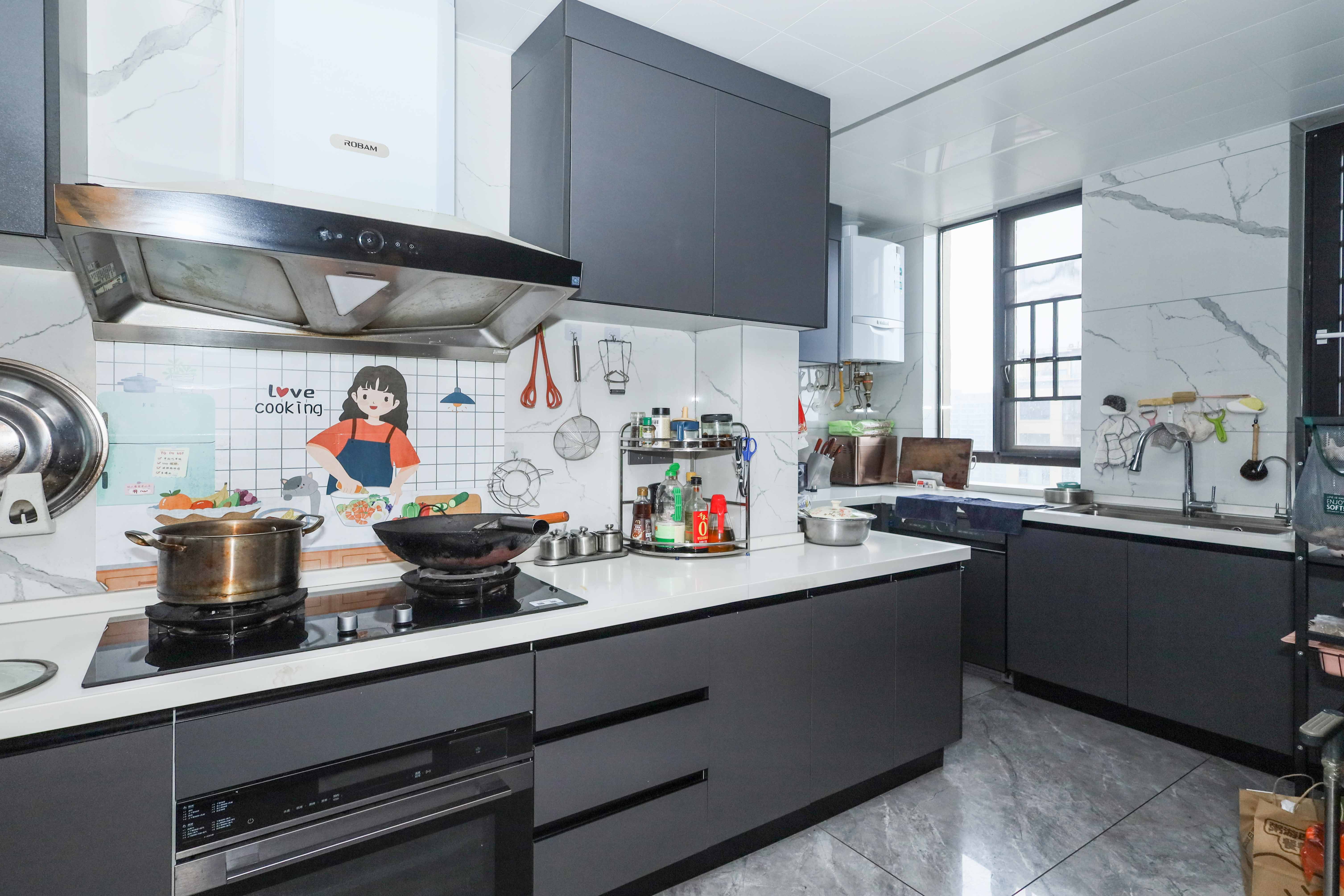 惠天然梅岭国际 5室2厅3卫 380.0万 惠天然梅岭国际 5室2厅3卫 380.0万厨房