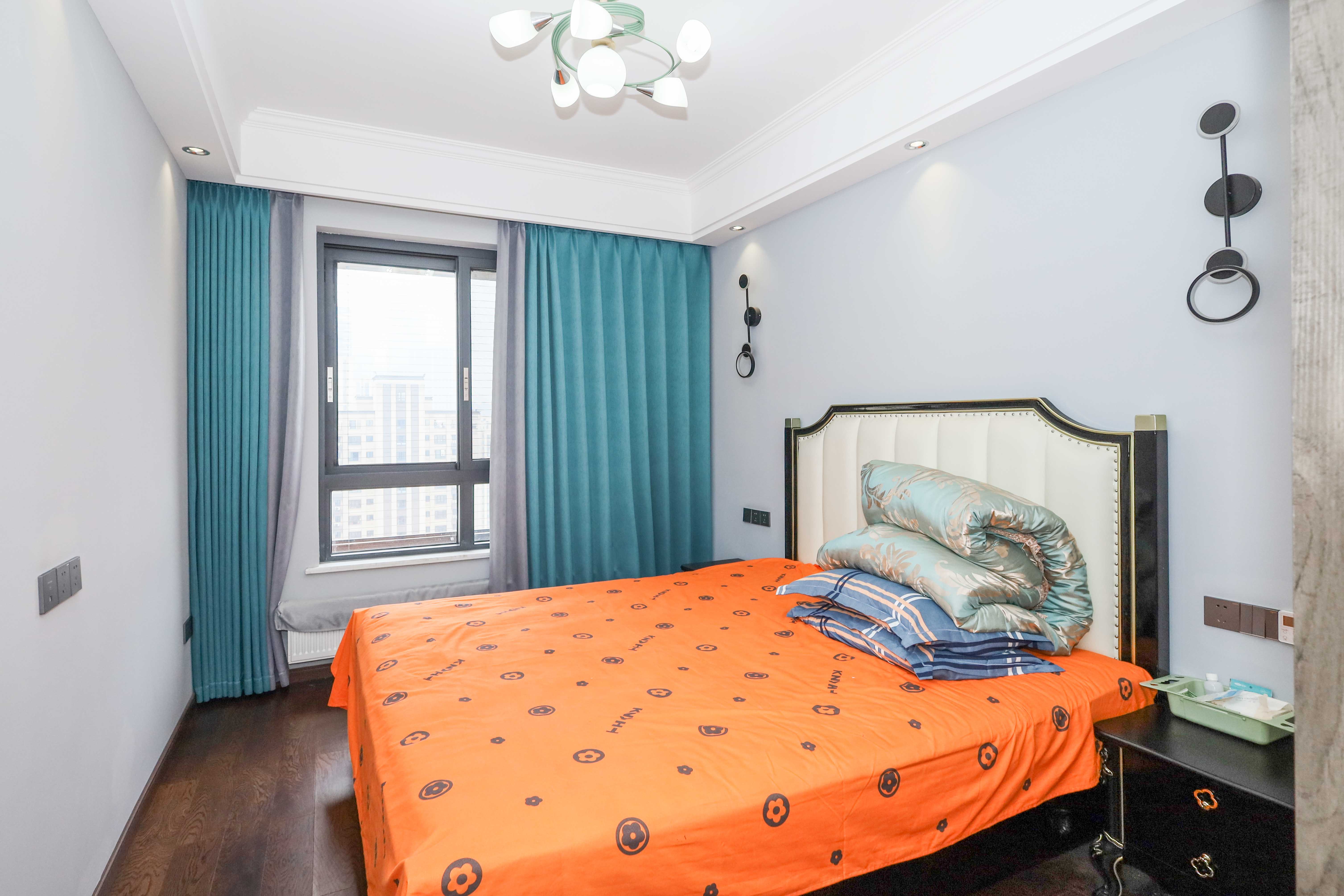 惠天然梅岭国际  5室2厅3卫    380.0万卧室