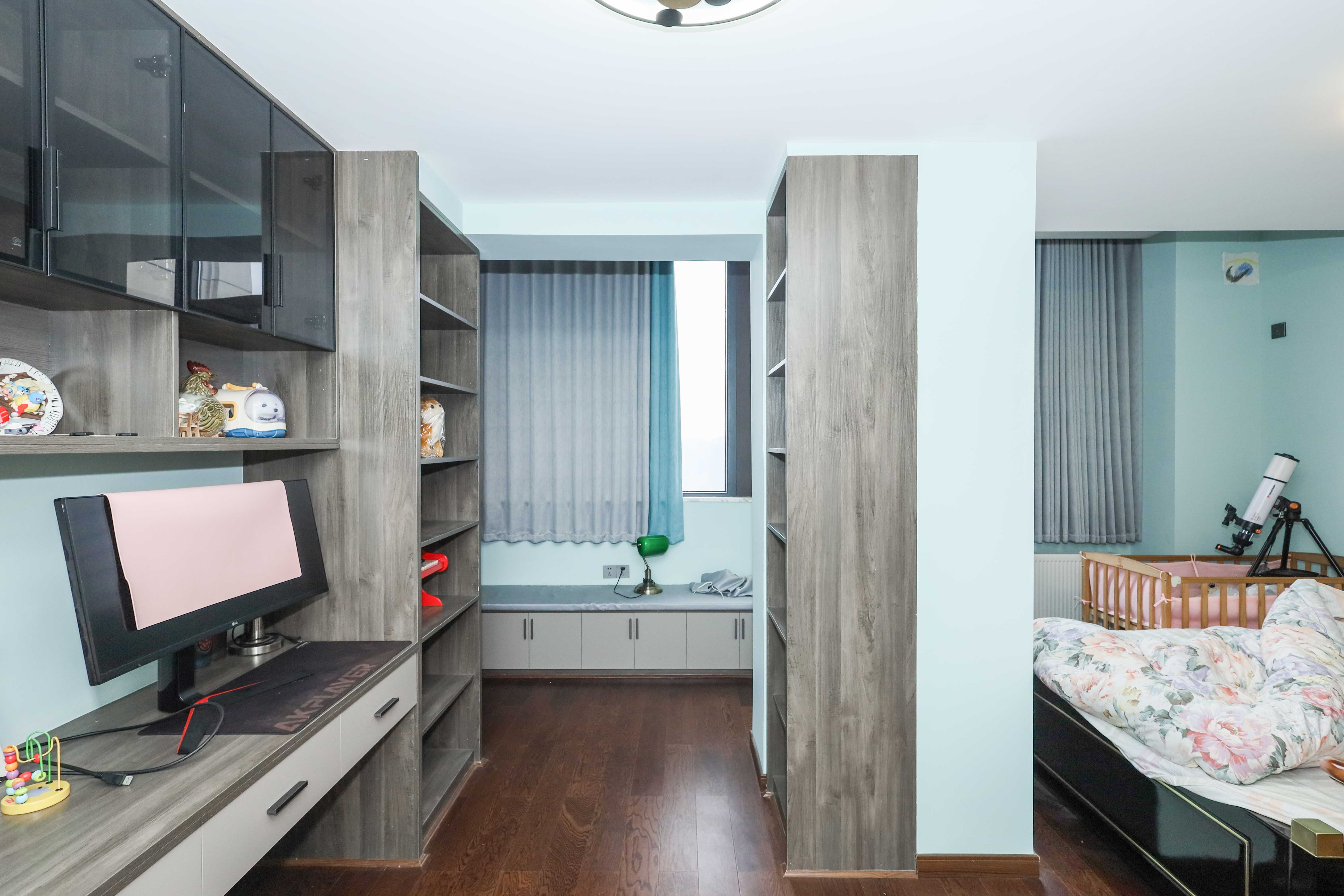 惠天然梅岭国际  5室2厅3卫    380.0万卧室