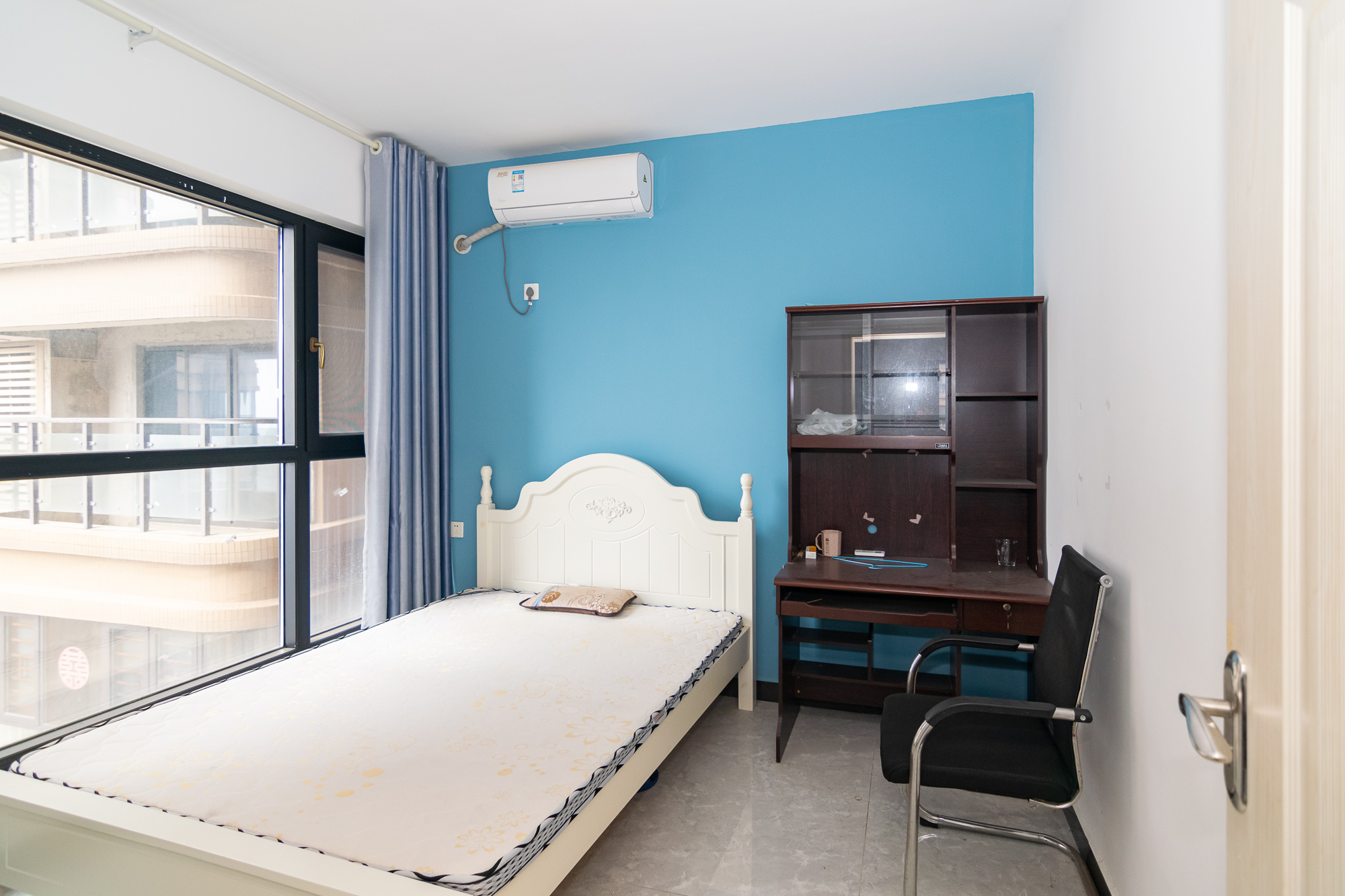 润和长郡(润和紫郡二三期) 4室2厅2卫 99.0万 润和长郡(润和紫郡二三期) 4室2厅2卫 99.0万卧室