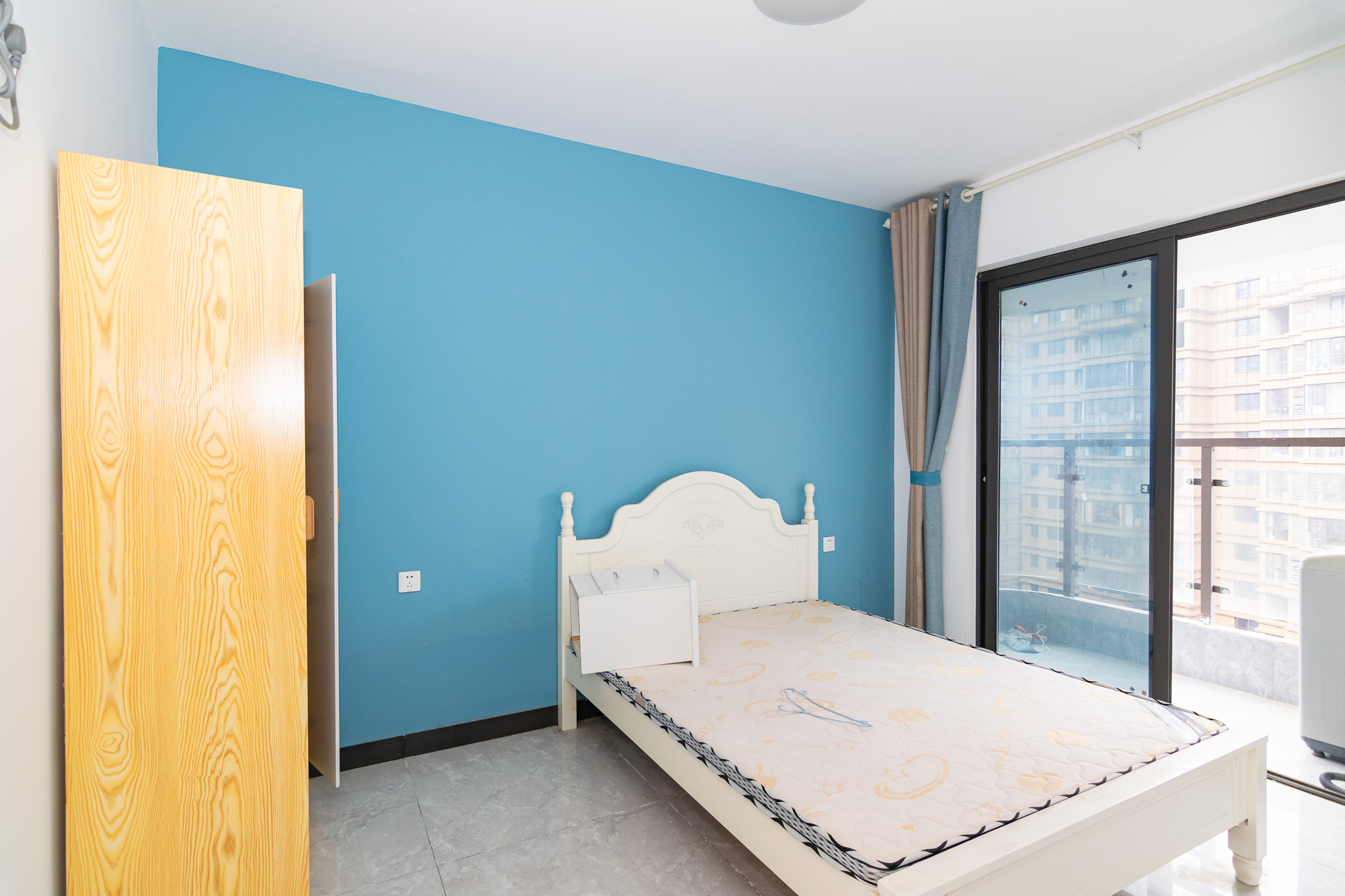 润和长郡(润和紫郡二三期) 4室2厅2卫 99.0万 润和长郡(润和紫郡二三期) 4室2厅2卫 99.0万卧室