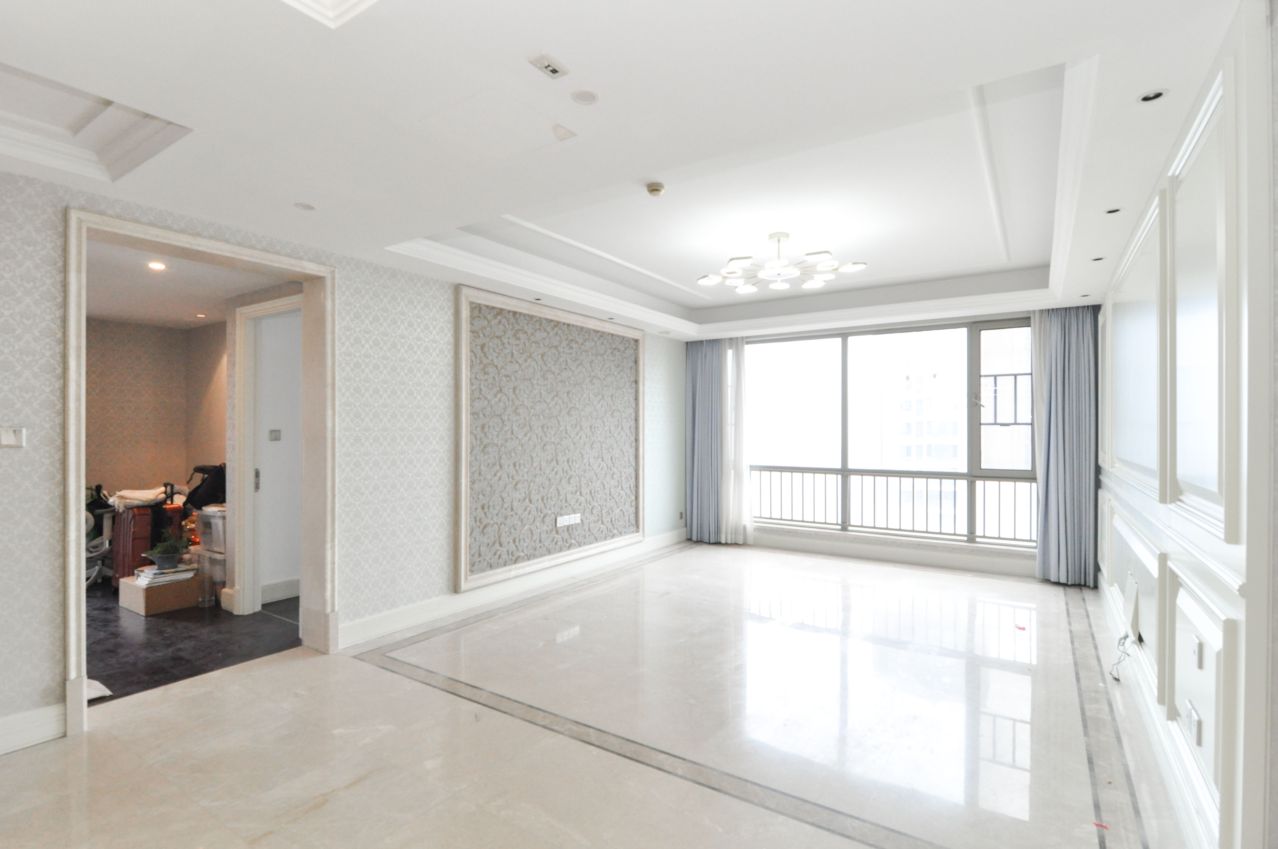 梅溪湖金茂府（金茂广场）（金茂览秀城）  3室2厅2卫    323.0万客厅