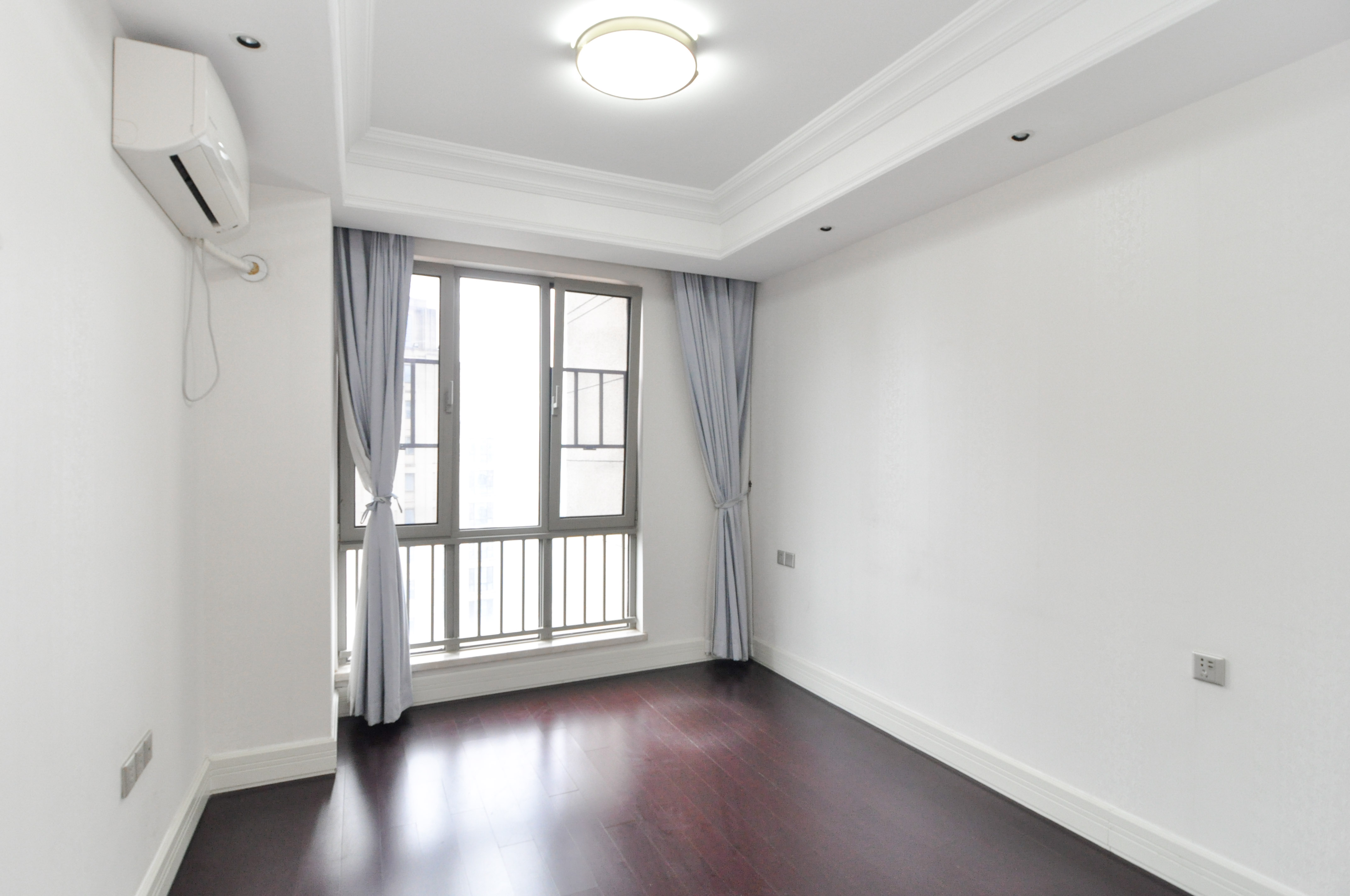 梅溪湖金茂府（金茂广场）（金茂览秀城）  3室2厅2卫    323.0万卧室