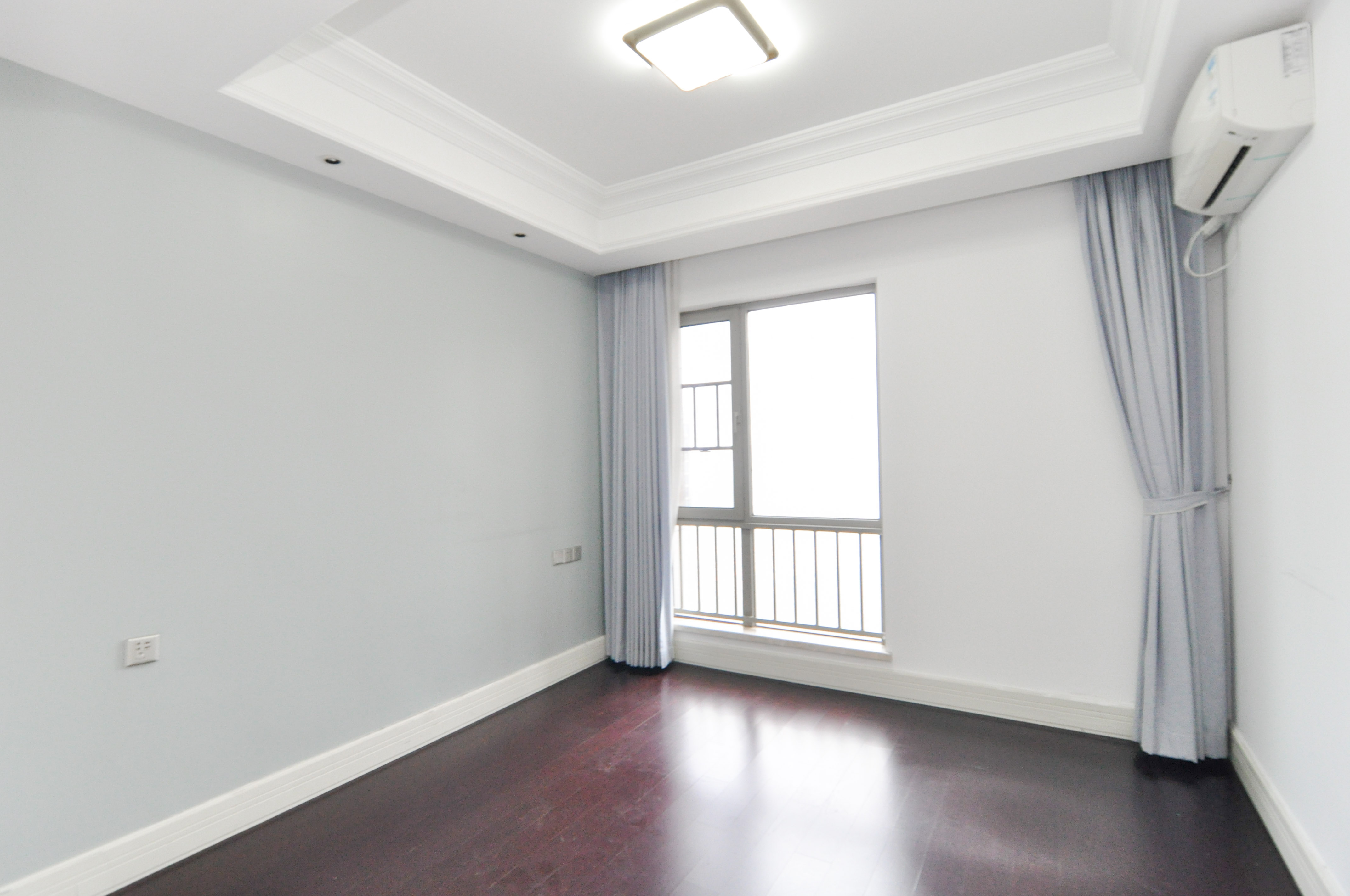 梅溪湖金茂府（金茂广场）（金茂览秀城）  3室2厅2卫    323.0万卧室