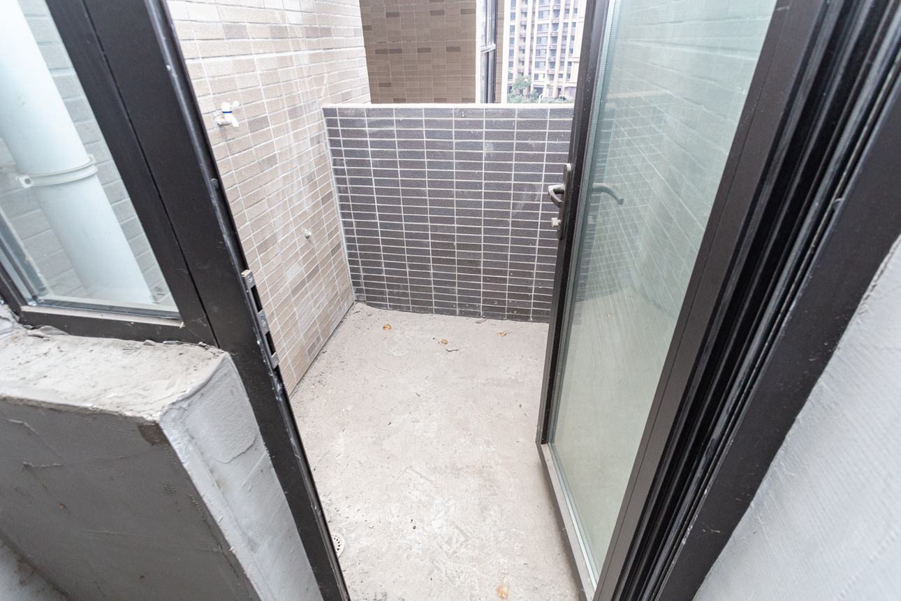 时代倾城三期  2室2厅1卫    55.0万 时代倾城三期  2室2厅1卫    55.0万阳台