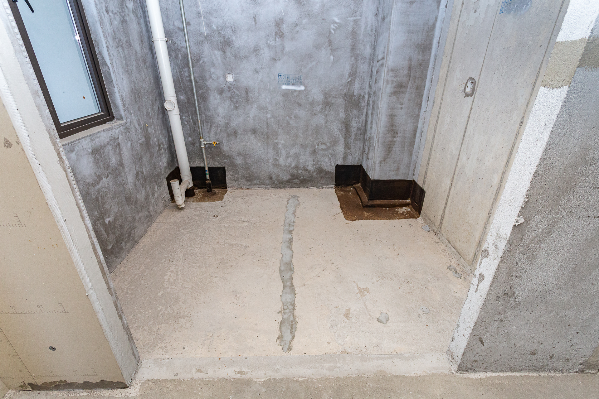 润和湘江天地E区  4室2厅2卫    289.0万厨房