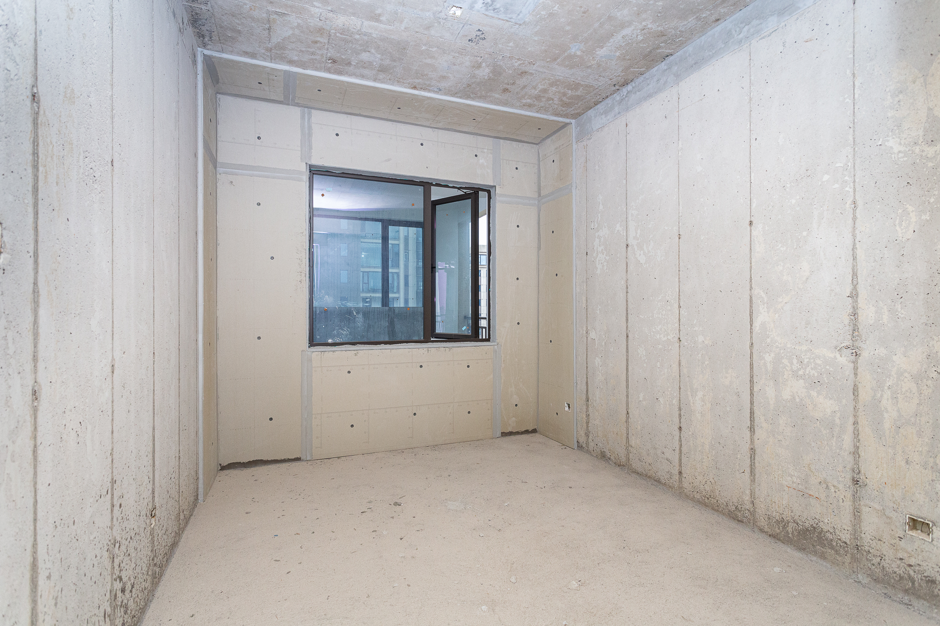 润和湘江天地E区  4室2厅2卫    289.0万 润和湘江天地E区  4室2厅2卫    289.0万卧室