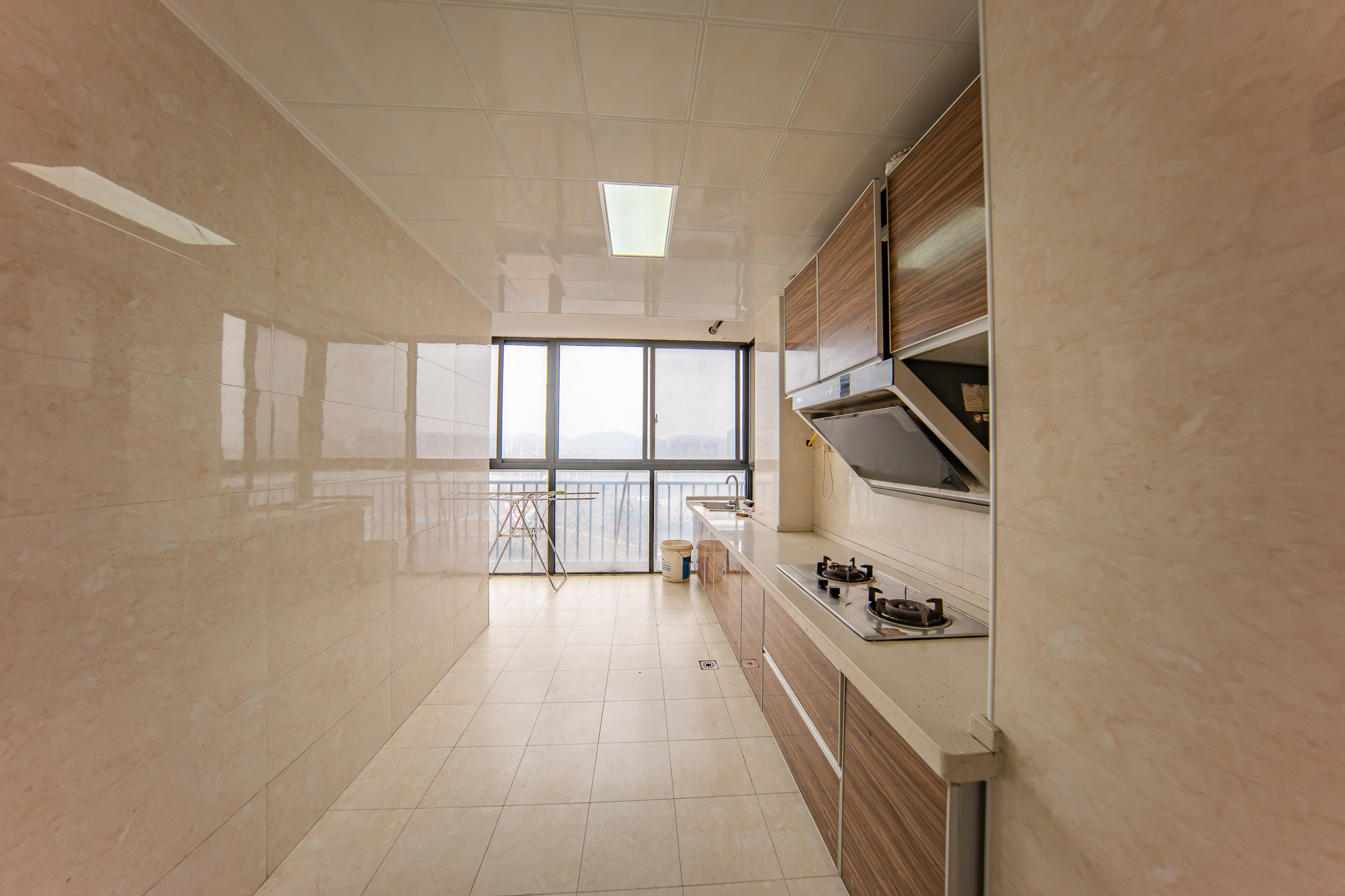 金鼎公园尚  3室2厅2卫    80.0万厨房