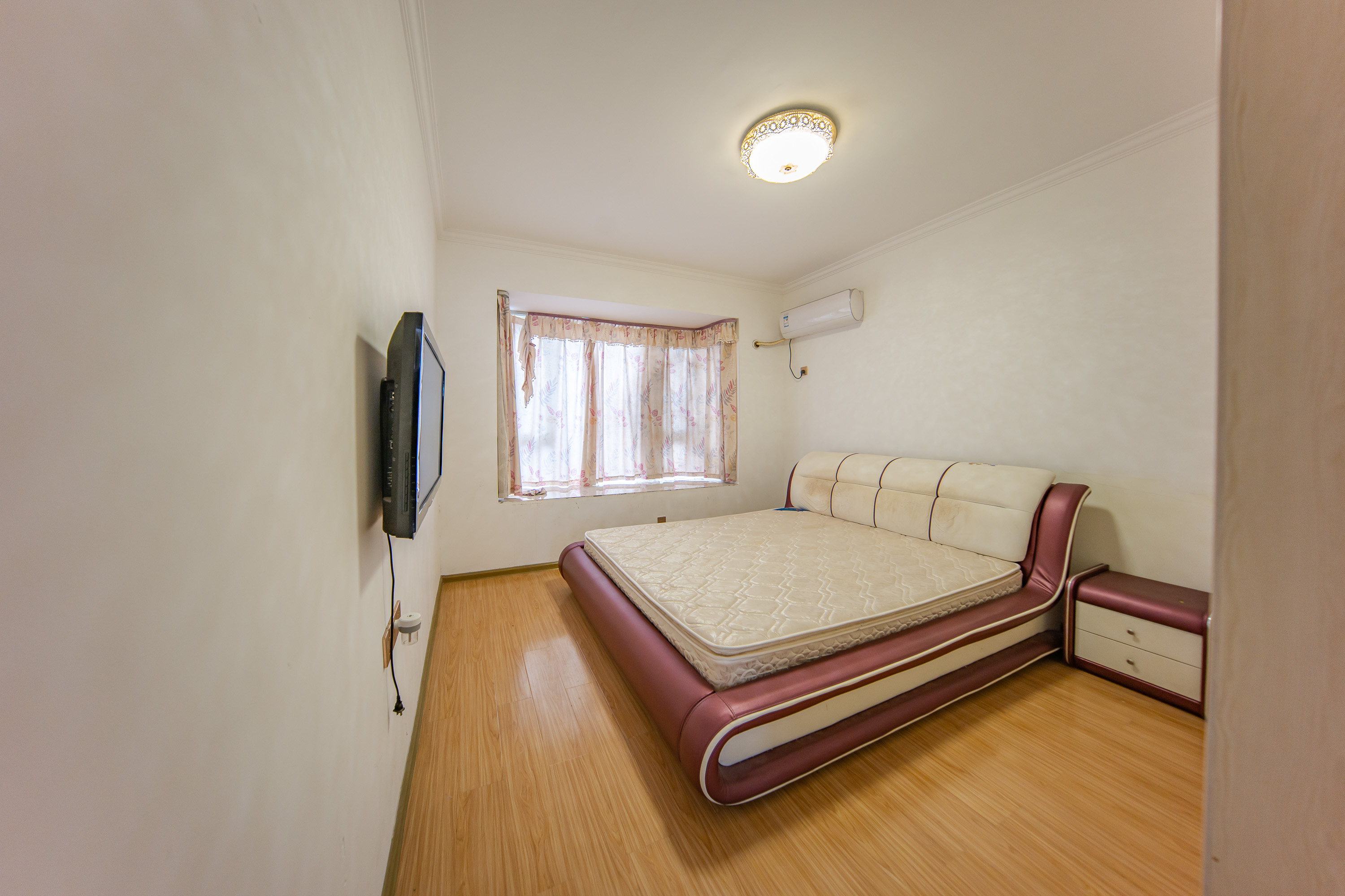 金鼎公园尚  3室2厅2卫    80.0万卧室