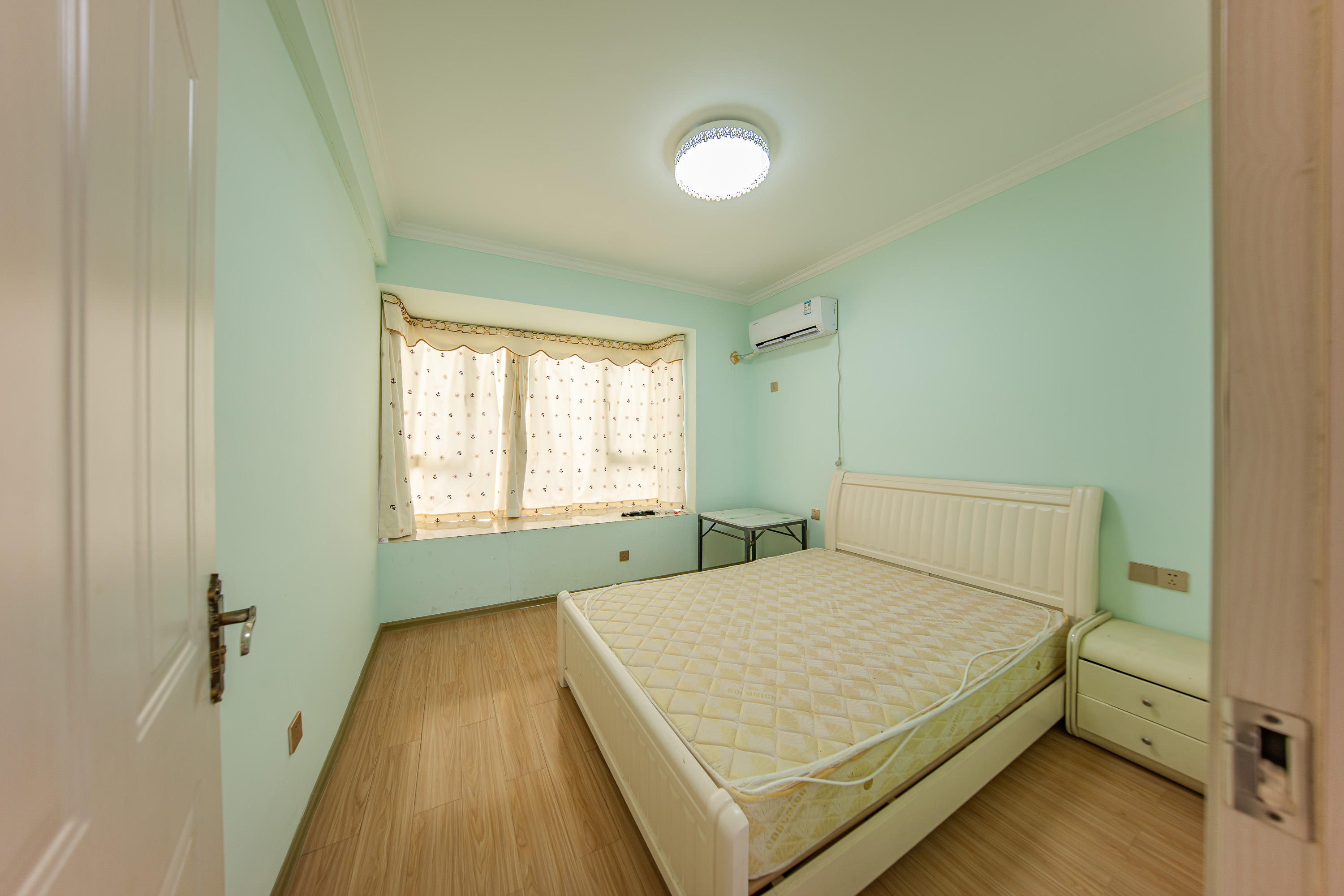 金鼎公园尚  3室2厅2卫    80.0万卧室