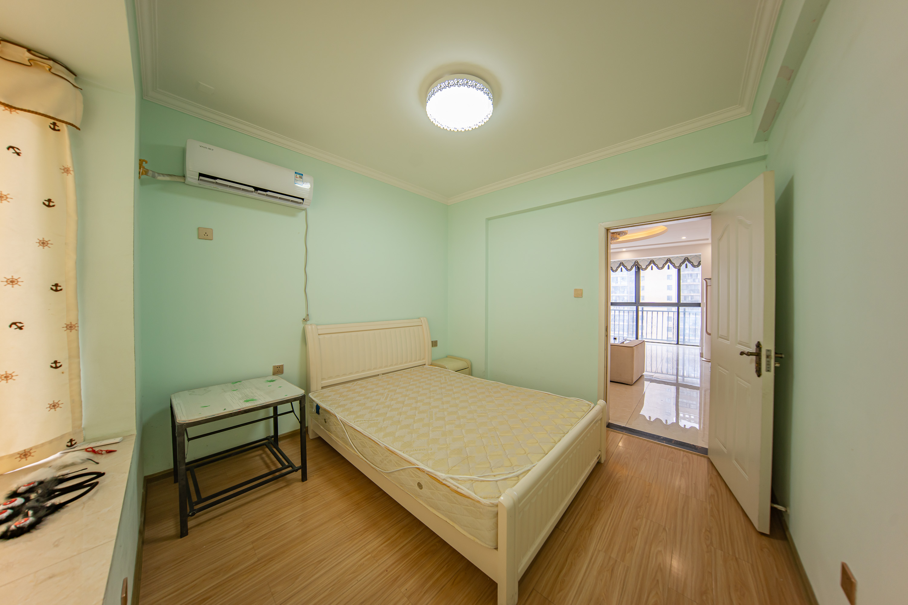 金鼎公园尚  3室2厅2卫    80.0万卧室