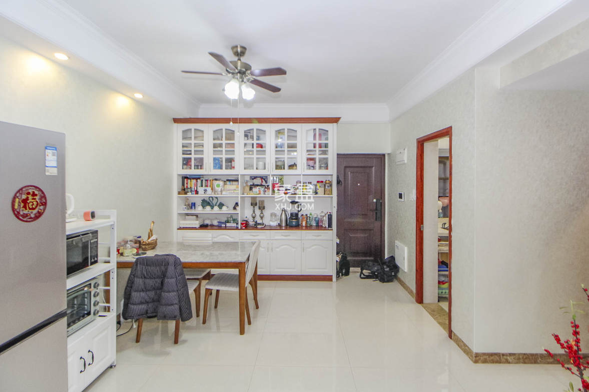 江山帝景哈佛 2室2厅1卫 78.0万 江山帝景哈佛 2室2厅1卫 78.0万客厅