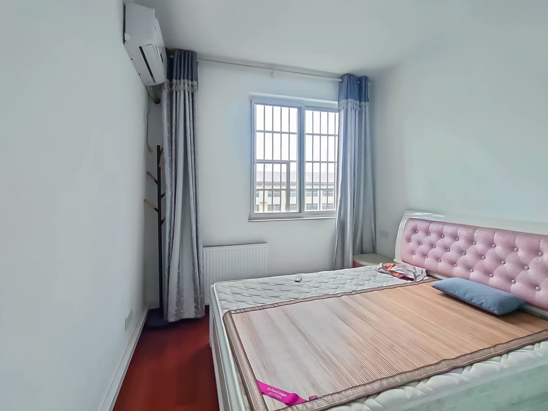 筑梦园 4室2厅1卫 91.0万 筑梦园 4室2厅1卫 91.0万卧室