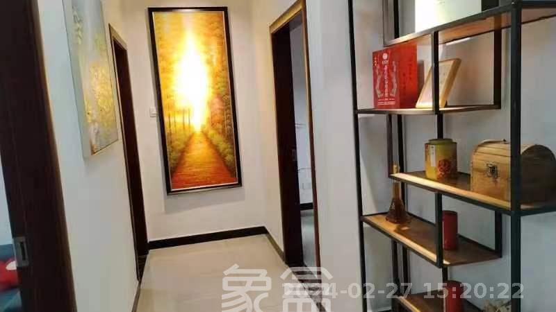 96301部队小区  4室2厅2卫   3000.00元/月室内图