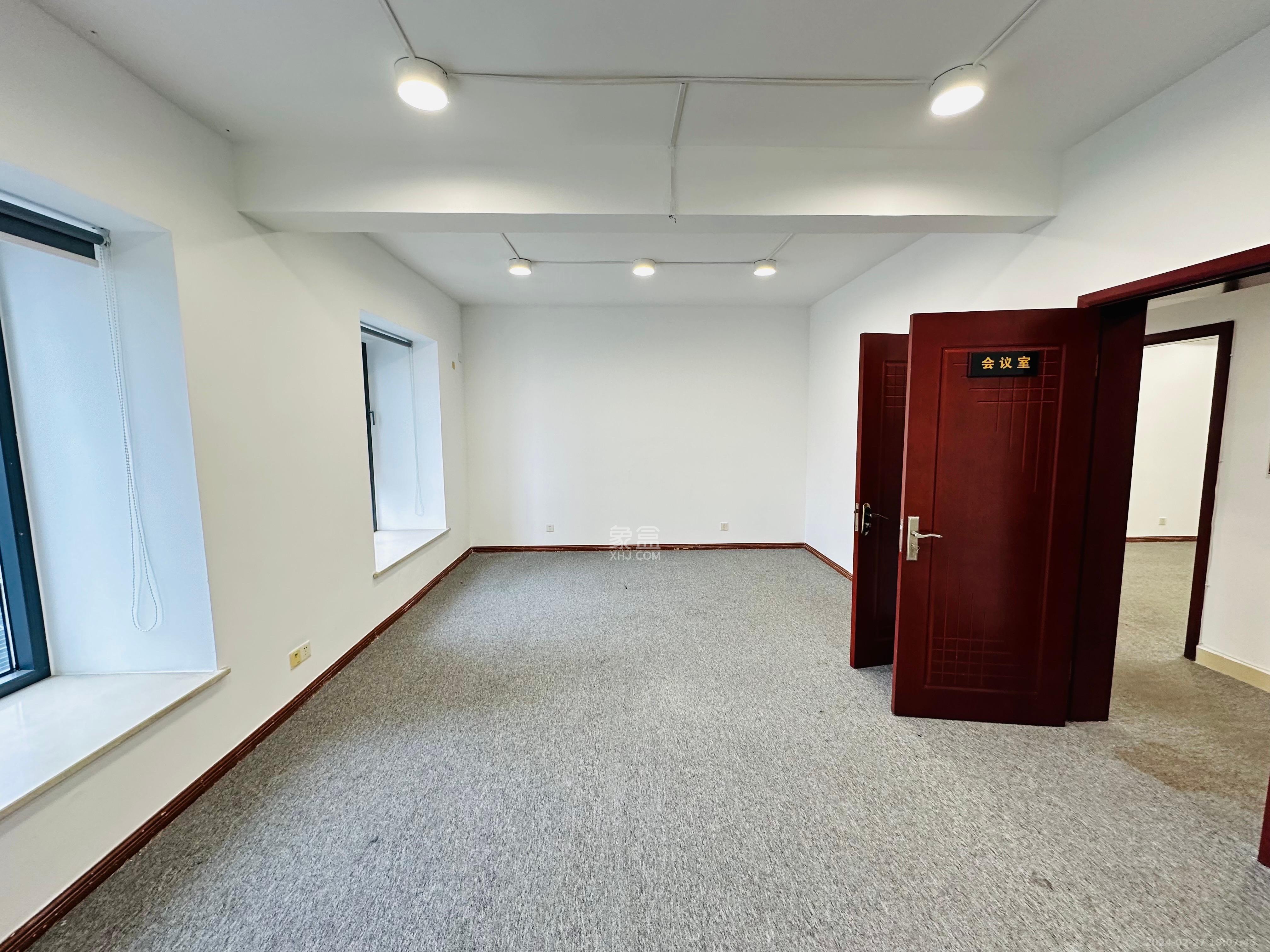 至雅大厦  5室2厅2卫   6600.00元/月室内图