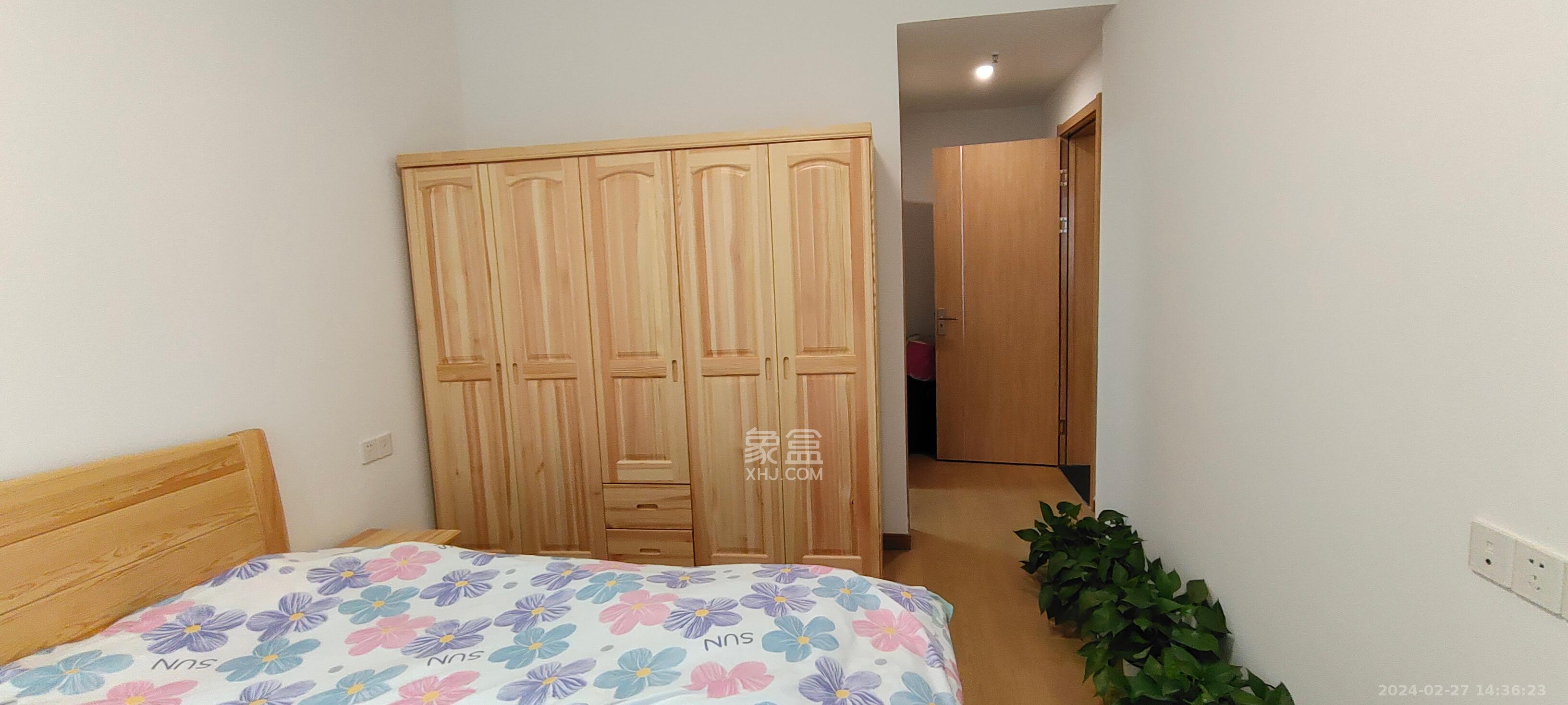 万润滨江天著  3室2厅2卫   2800.00元/月室内图