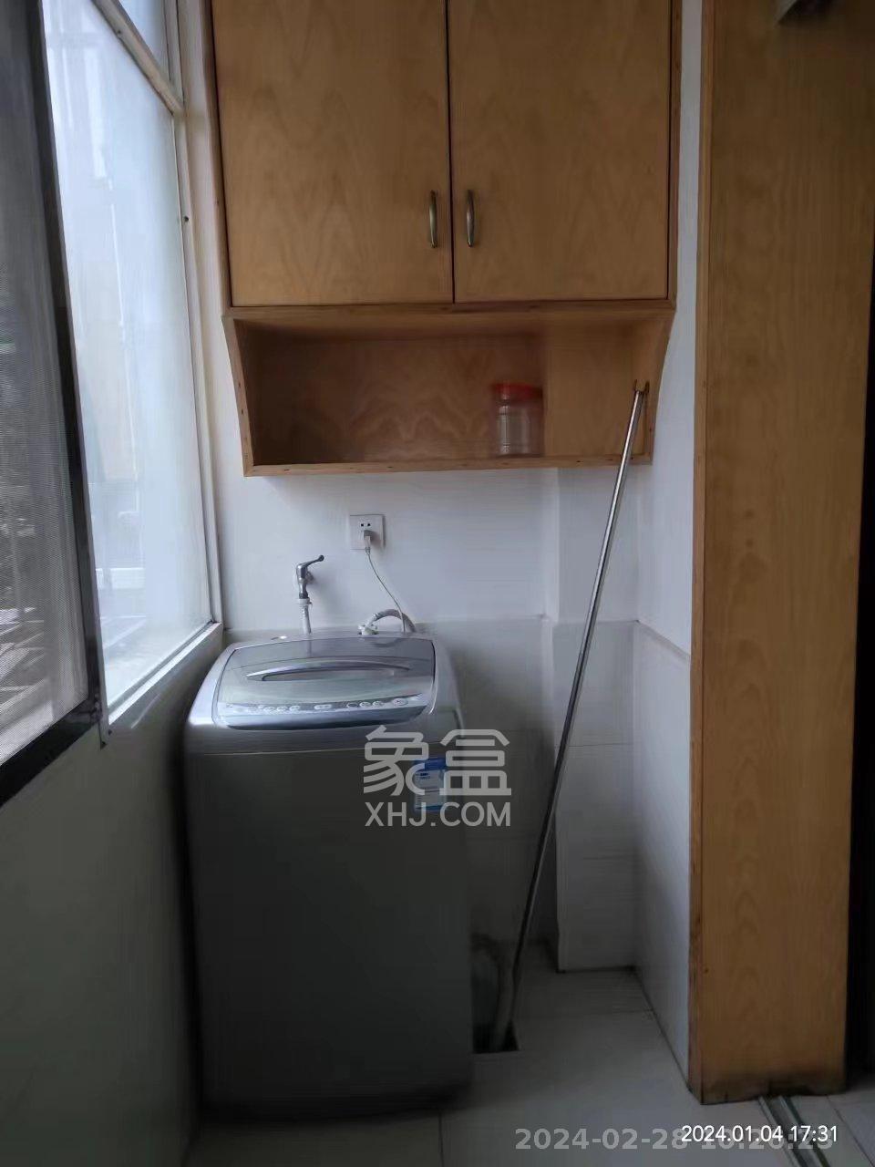 山水英伦  3室2厅2卫   2600.00元/月室内图