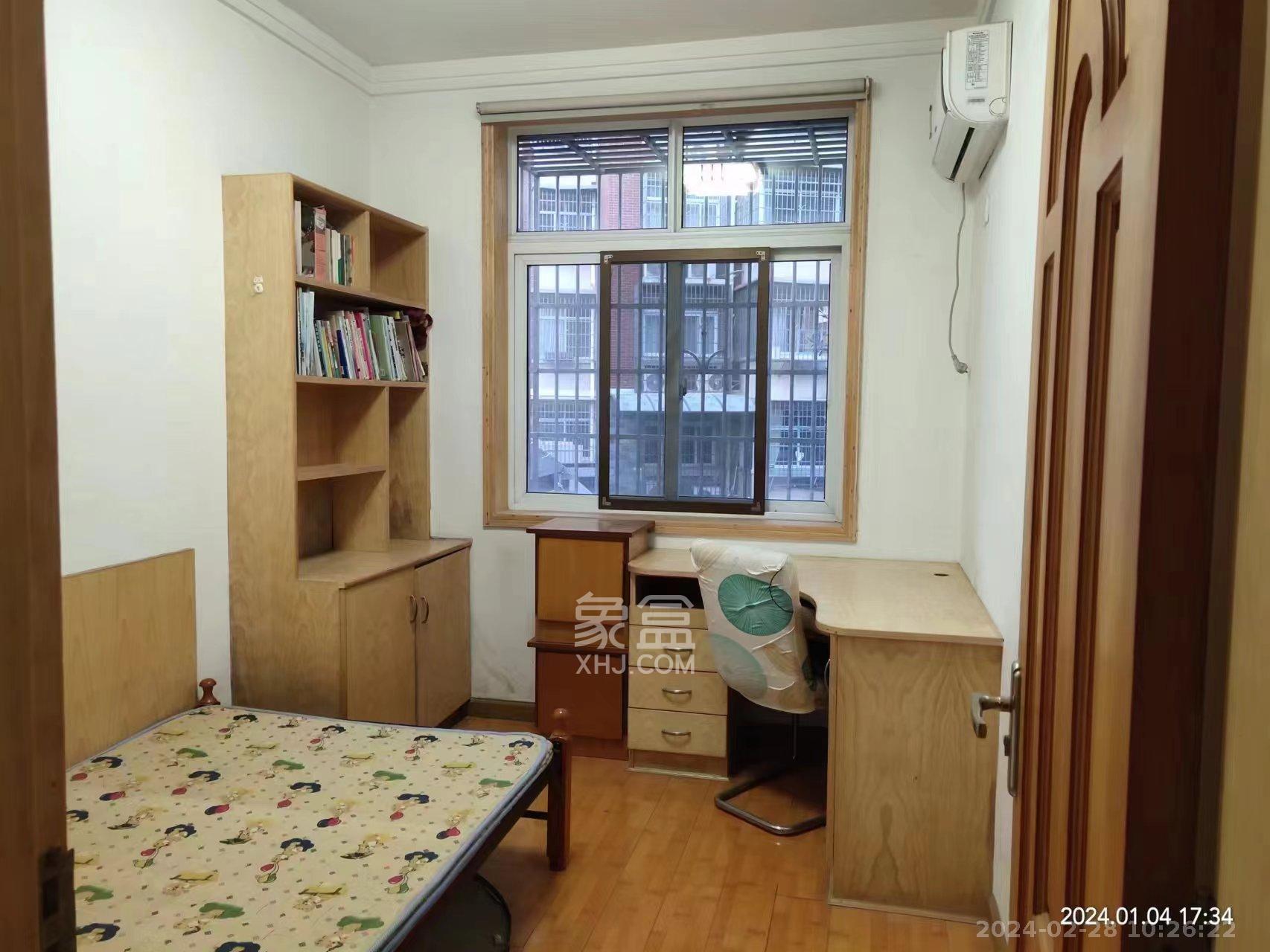 山水英伦  3室2厅2卫   2600.00元/月室内图