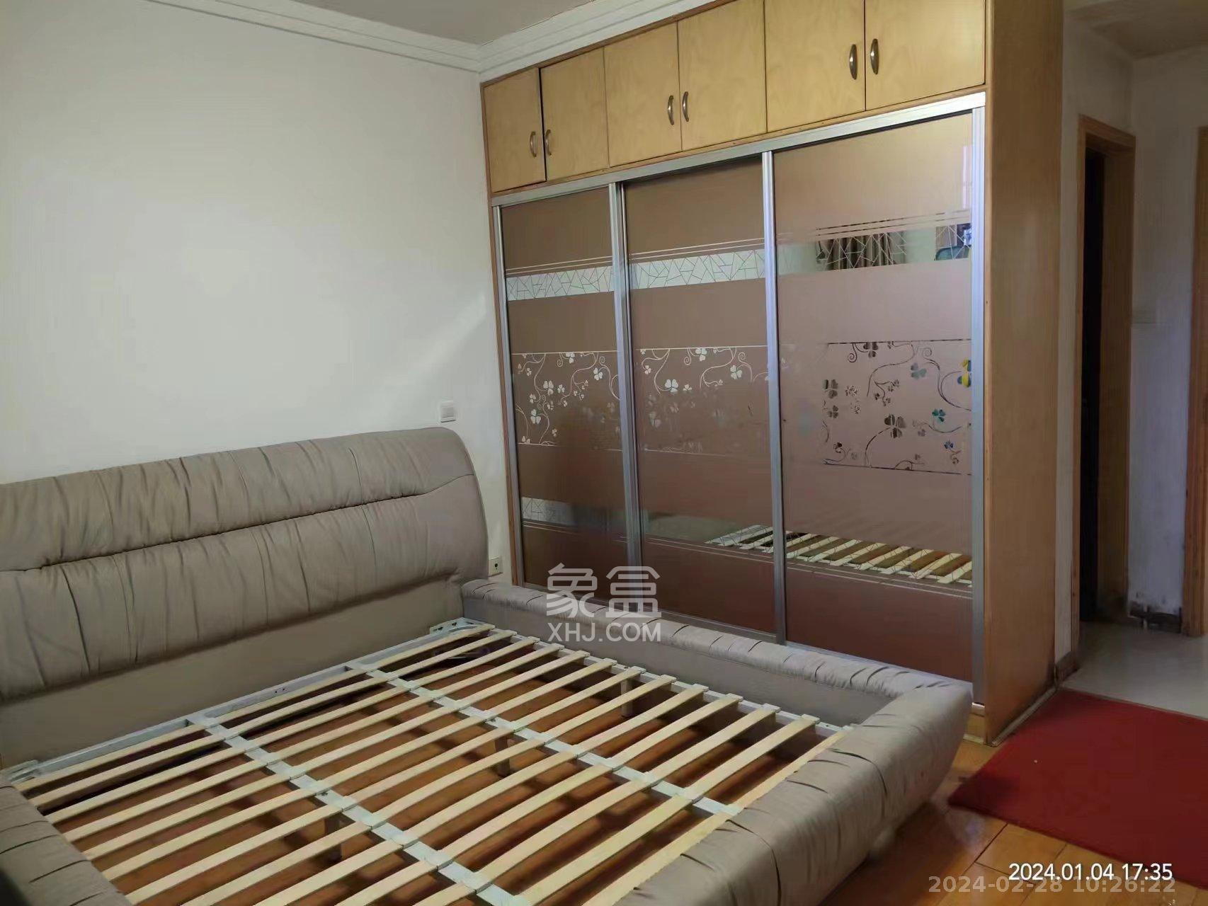 山水英伦  3室2厅2卫   2600.00元/月室内图