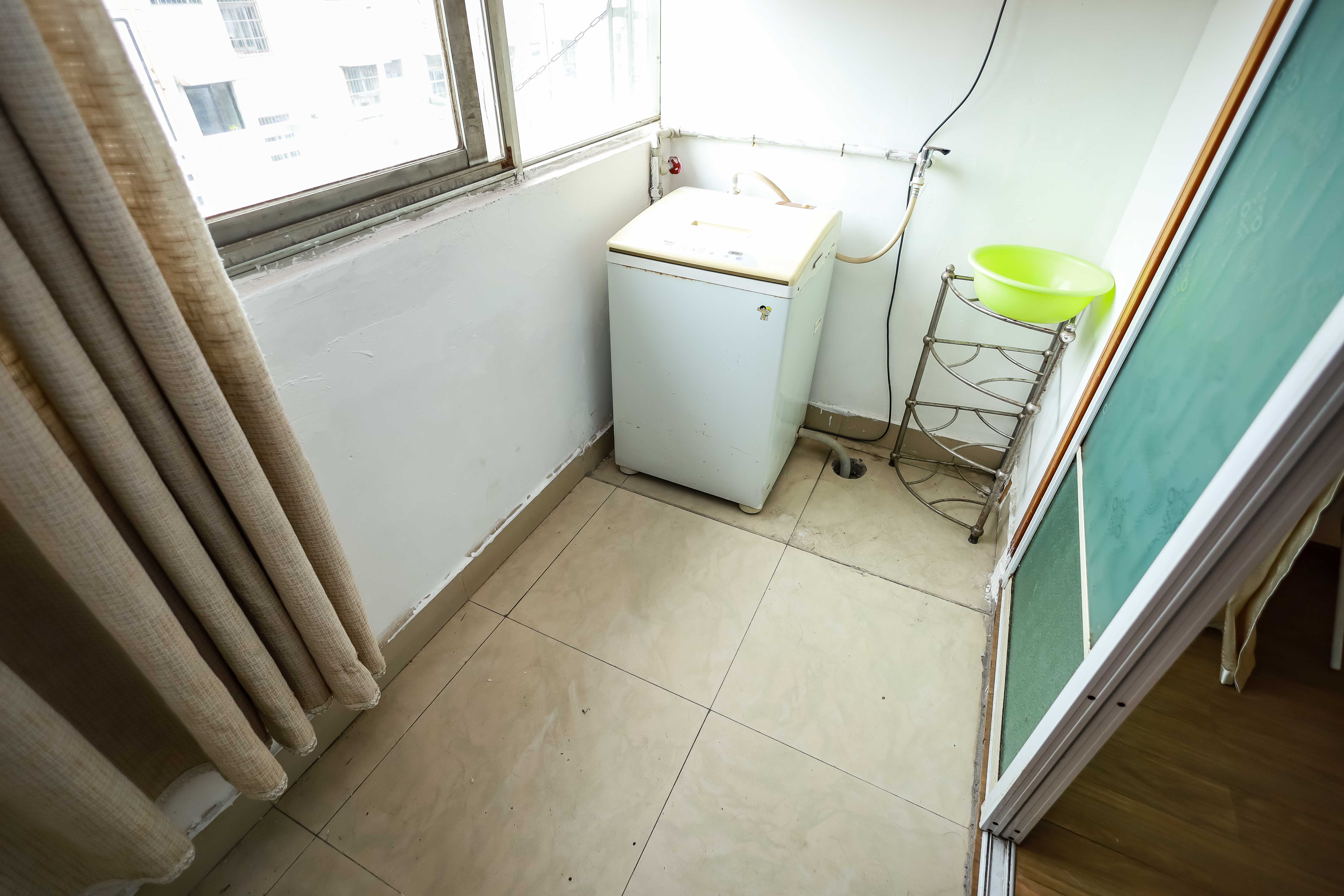 长华小区  3室1厅1卫   56.00万阳台