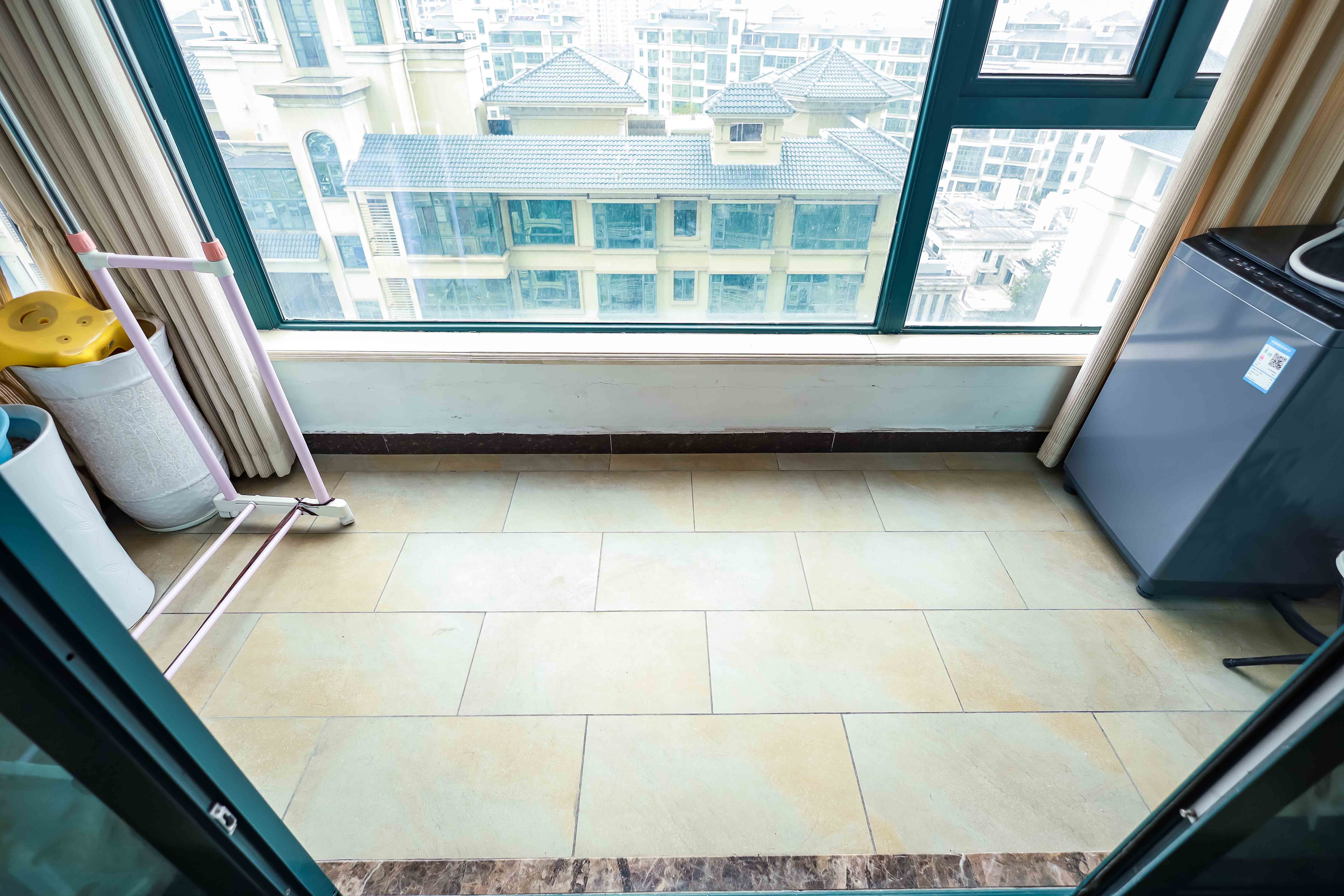 恒大华府 1室2厅1卫 51.8万 恒大华府 1室2厅1卫 51.8万阳台