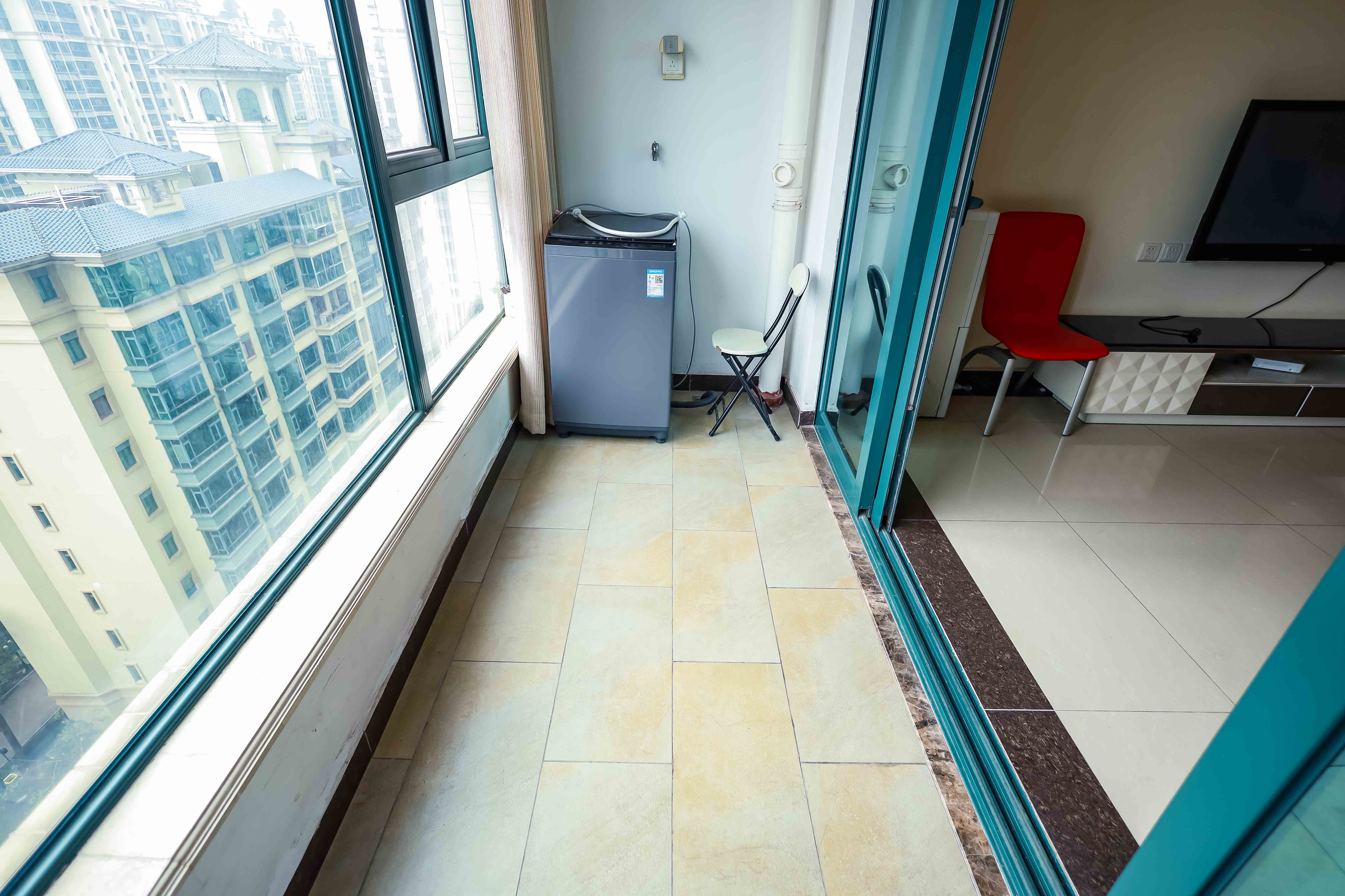 恒大华府 1室2厅1卫 51.8万 恒大华府 1室2厅1卫 51.8万阳台