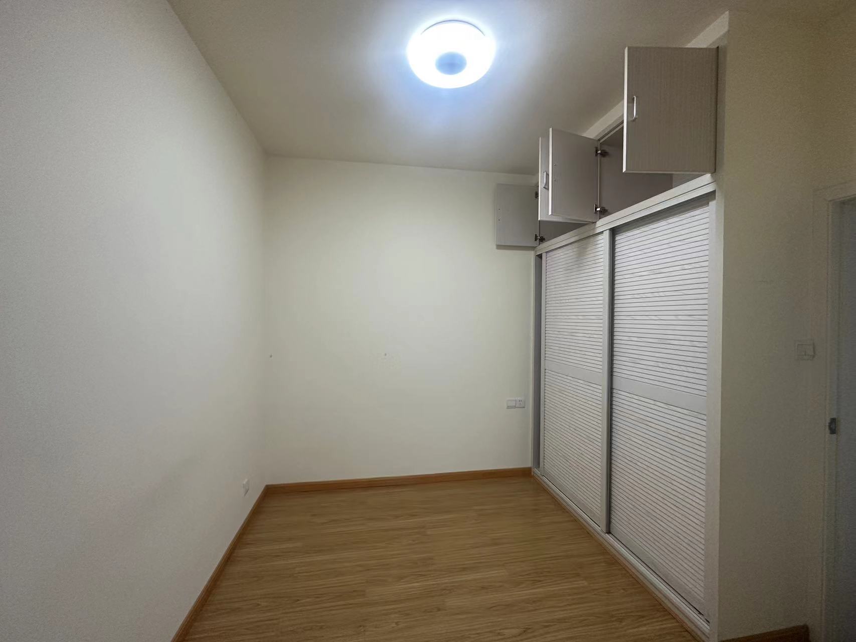 龙腾国际 1室1厅1卫 38.0万 龙腾国际 1室1厅1卫 38.0万室内图