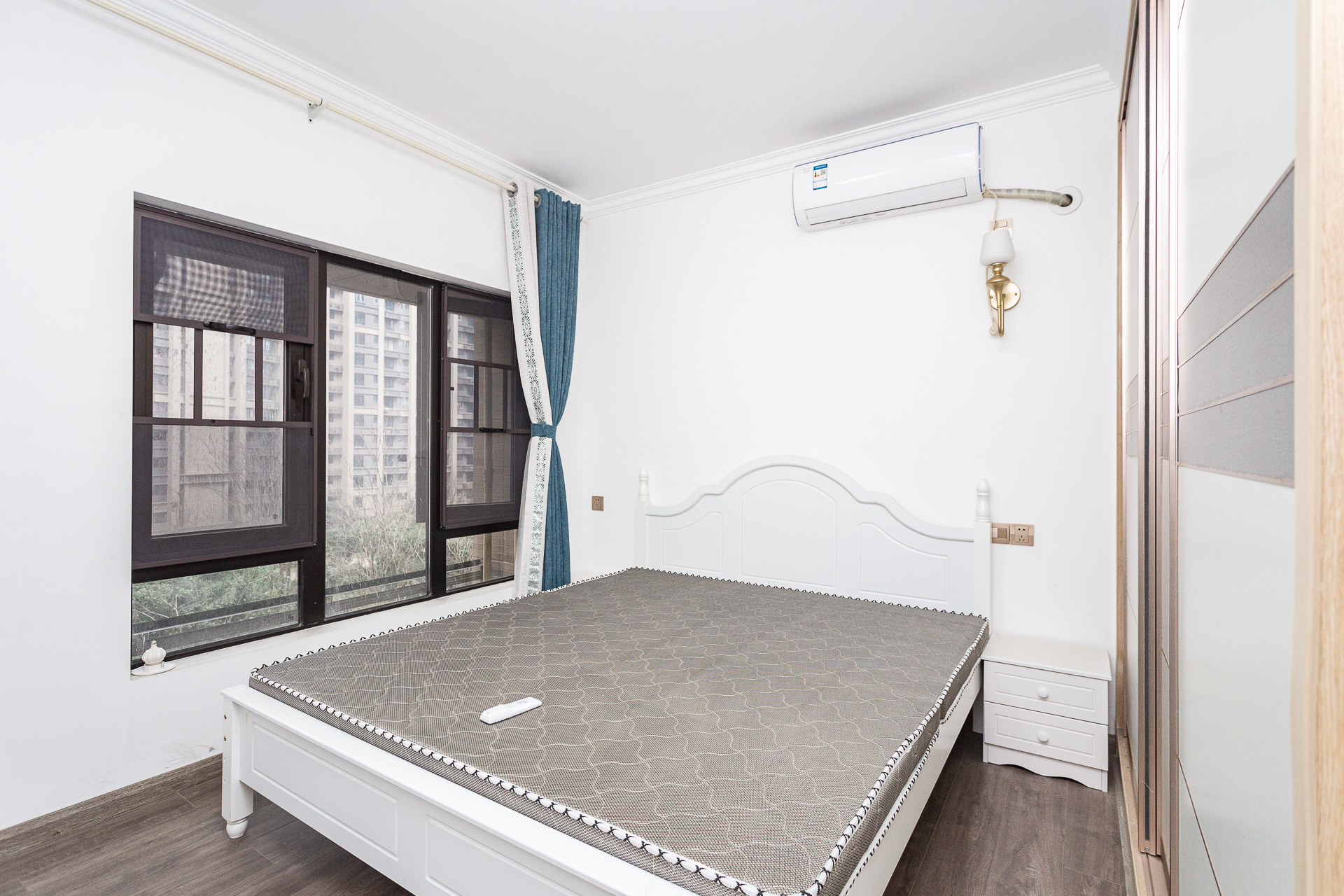 时代倾城三期  2室2厅1卫    98.0万 时代倾城三期  2室2厅1卫    98.0万卧室