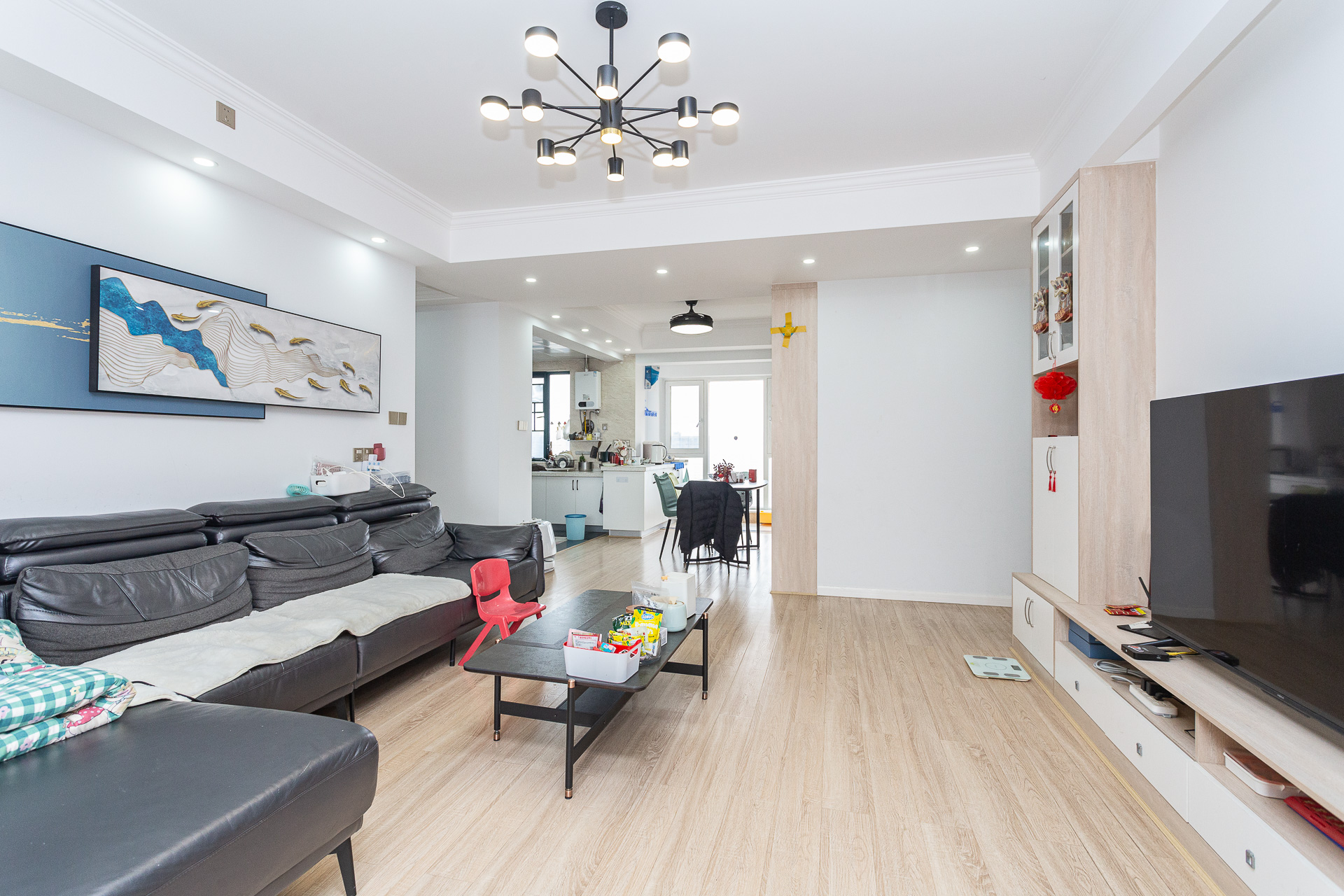 金湘苑(星澜之悦) 5室2厅2卫 143.8万 金湘苑(星澜之悦) 5室2厅2卫 143.8万客厅