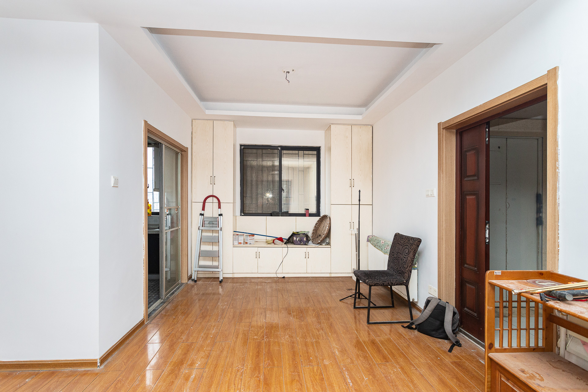 名家翡翠花园 3室2厅1卫 98.0万 名家翡翠花园 3室2厅1卫 98.0万客厅