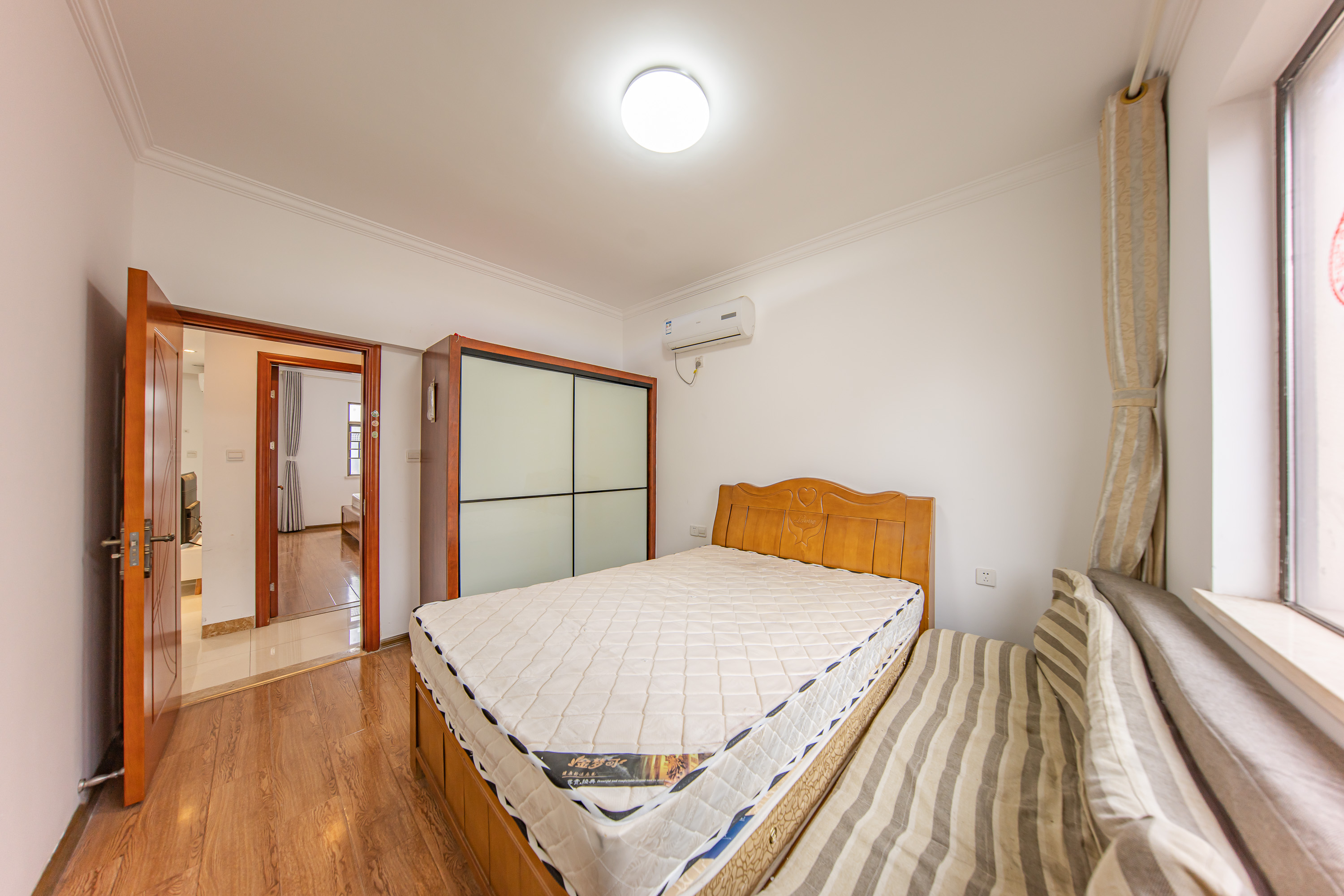 江山帝景哈佛 3室2厅2卫 106.0万 江山帝景哈佛 3室2厅2卫 106.0万卧室