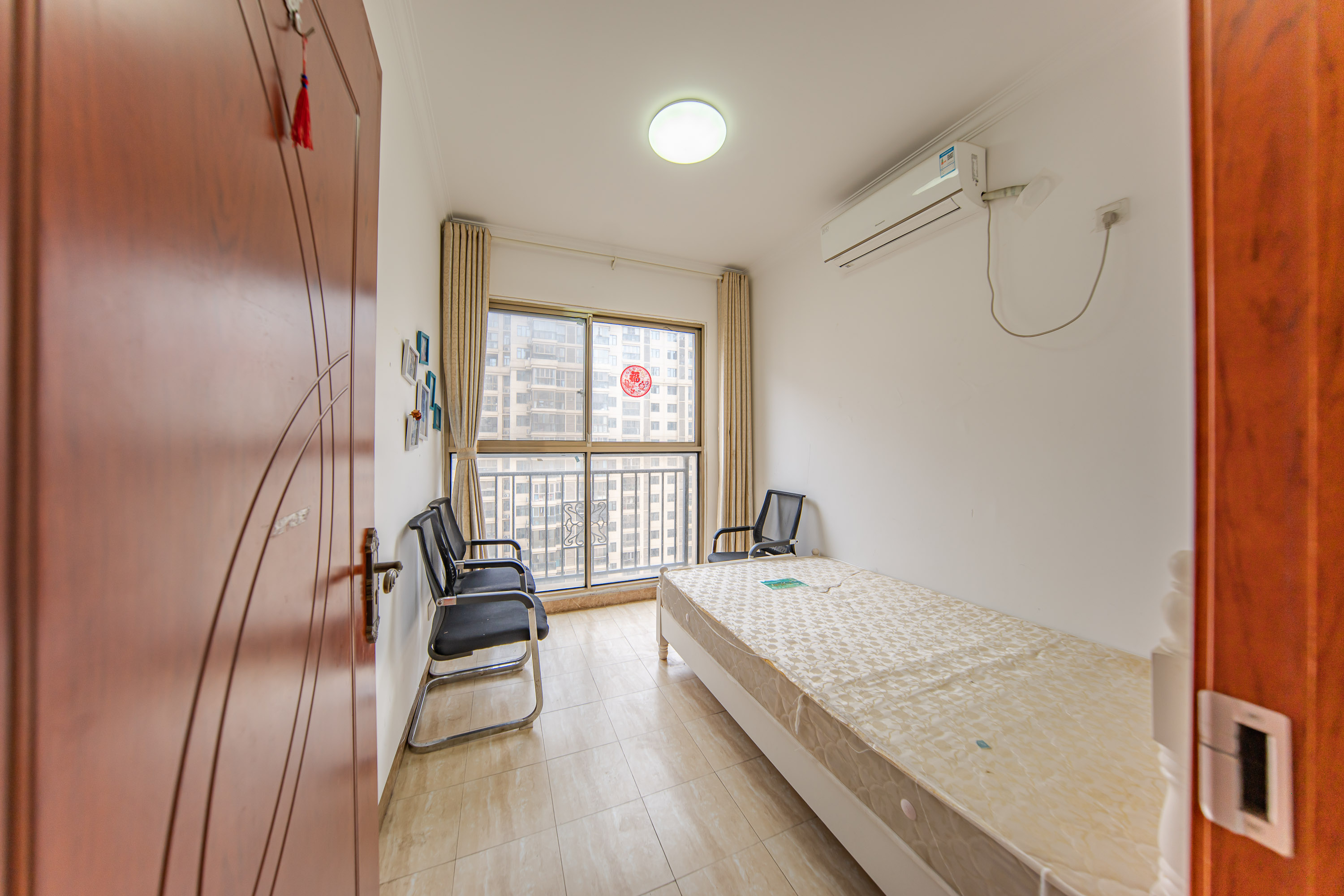 江山帝景哈佛 3室2厅2卫 106.0万 江山帝景哈佛 3室2厅2卫 106.0万卧室