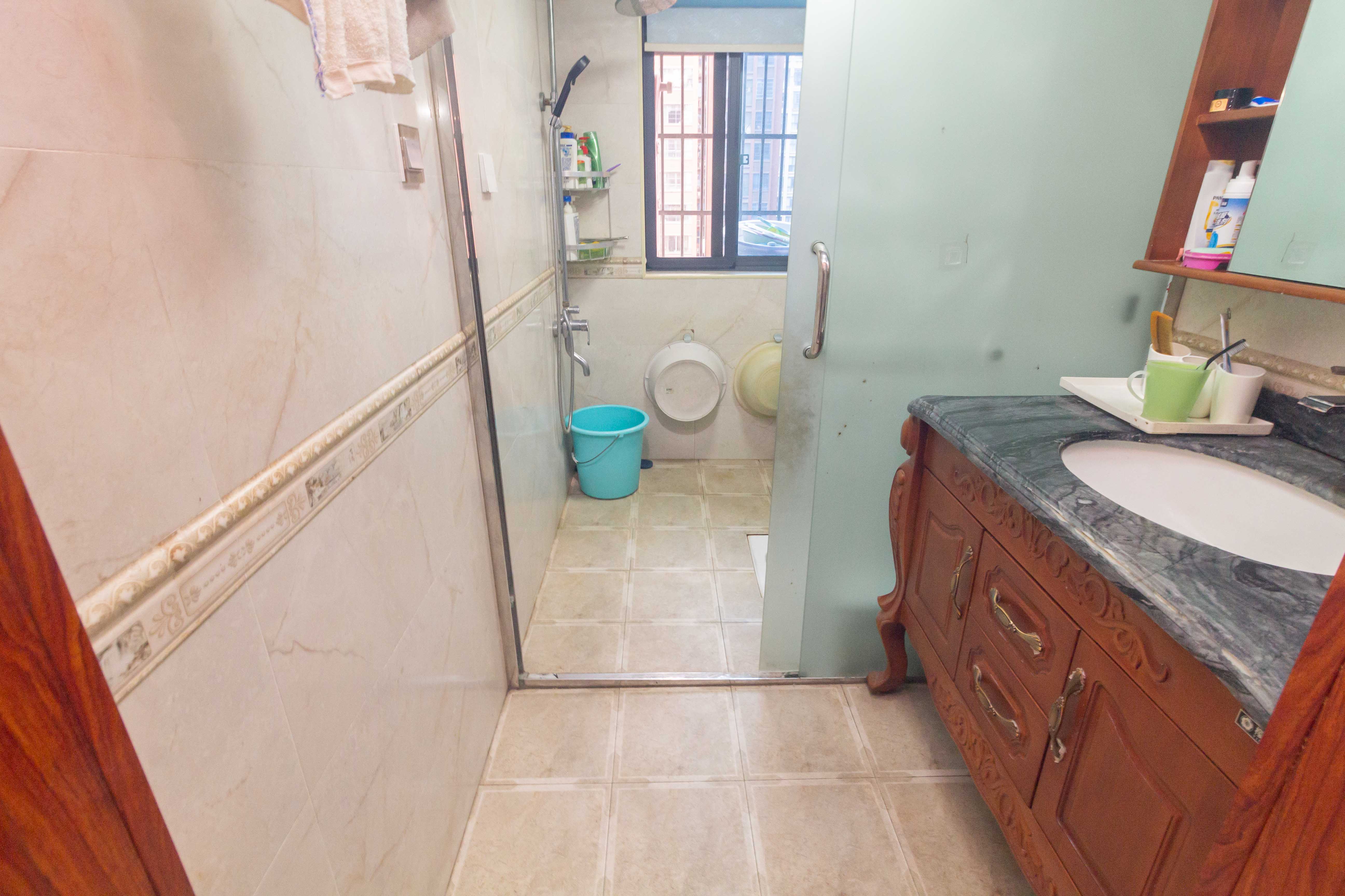 辉宏橄榄城 4室2厅2卫 88.0万 辉宏橄榄城 4室2厅2卫 88.0万卫生间