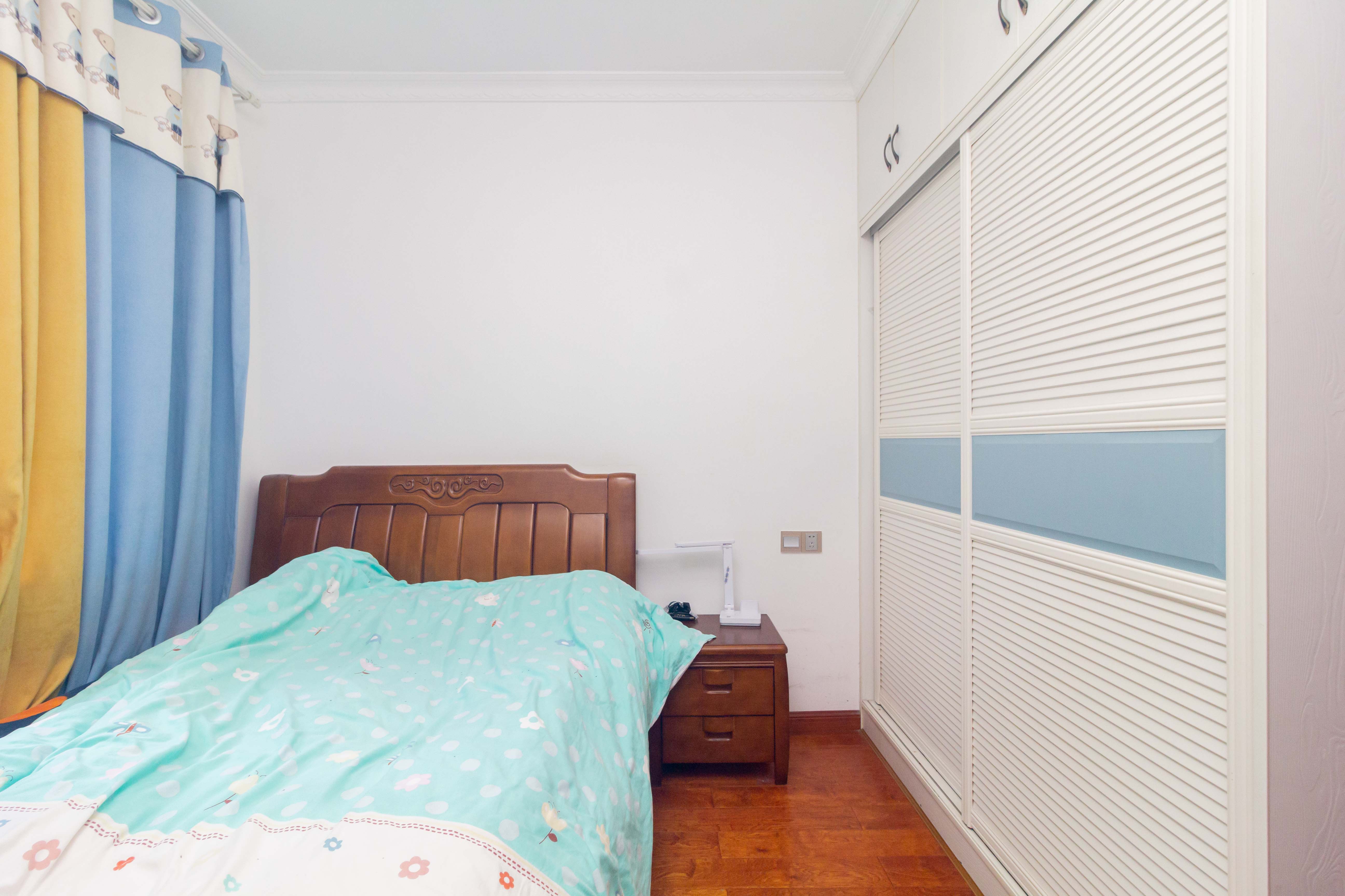 辉宏橄榄城 4室2厅2卫 88.0万 辉宏橄榄城 4室2厅2卫 88.0万卧室