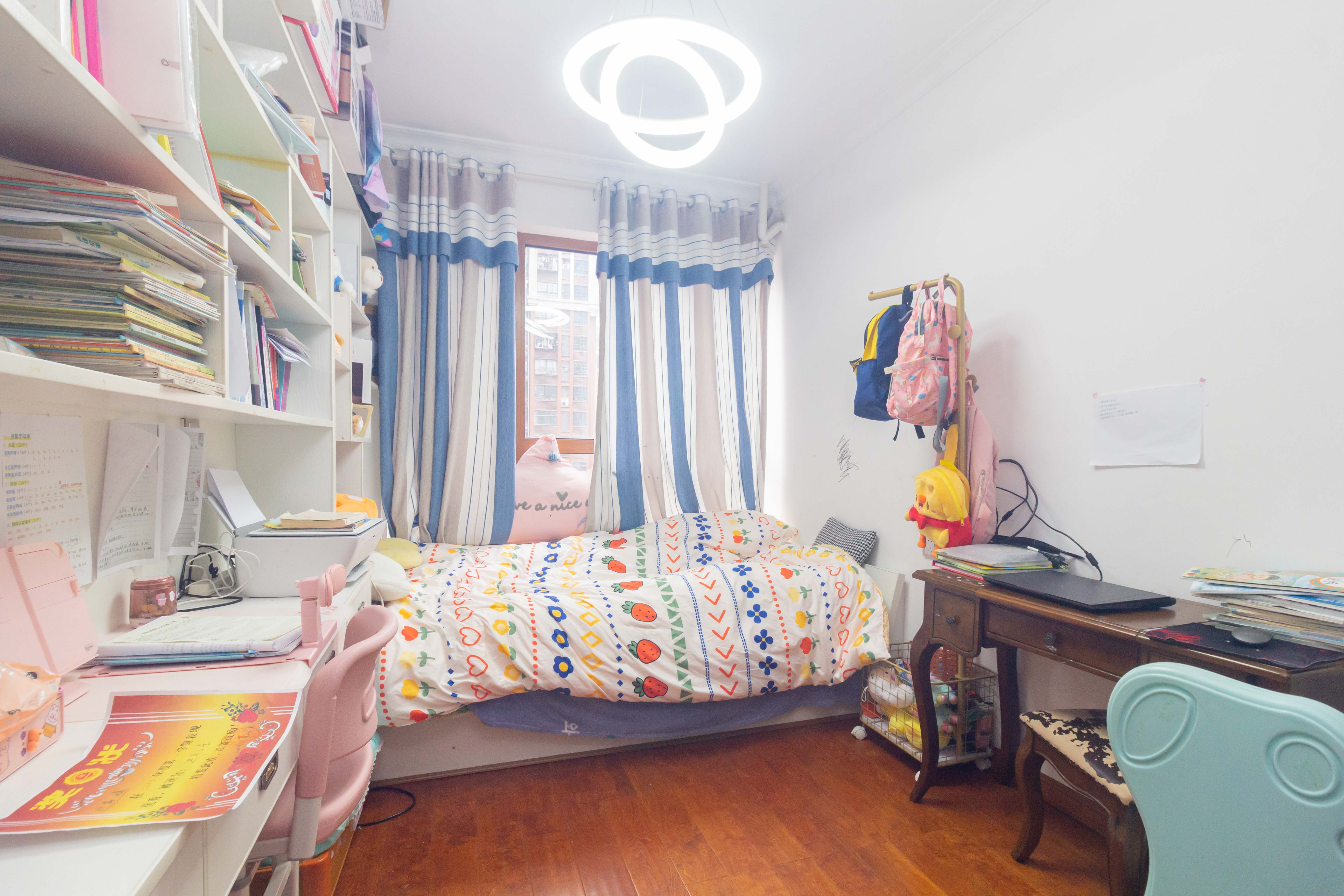 辉宏橄榄城 4室2厅2卫 88.0万 辉宏橄榄城 4室2厅2卫 88.0万卧室