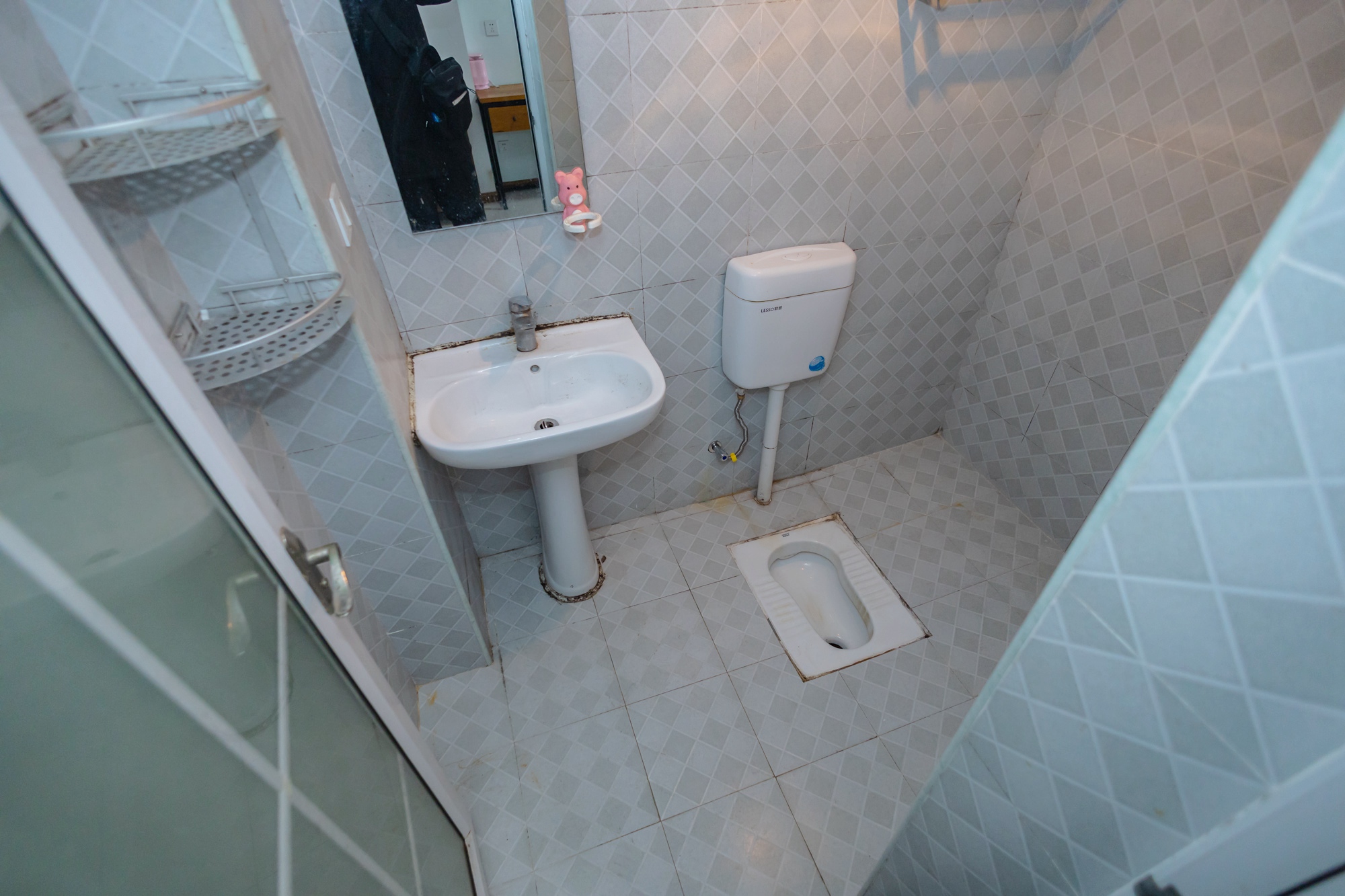 长永佳苑 1室1厅1卫 19.8万 长永佳苑 1室1厅1卫 19.8万卫生间