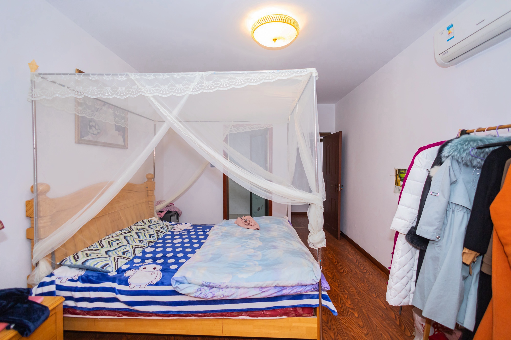 山水湾 5室2厅2卫 66.5万 山水湾 5室2厅2卫 66.5万卧室