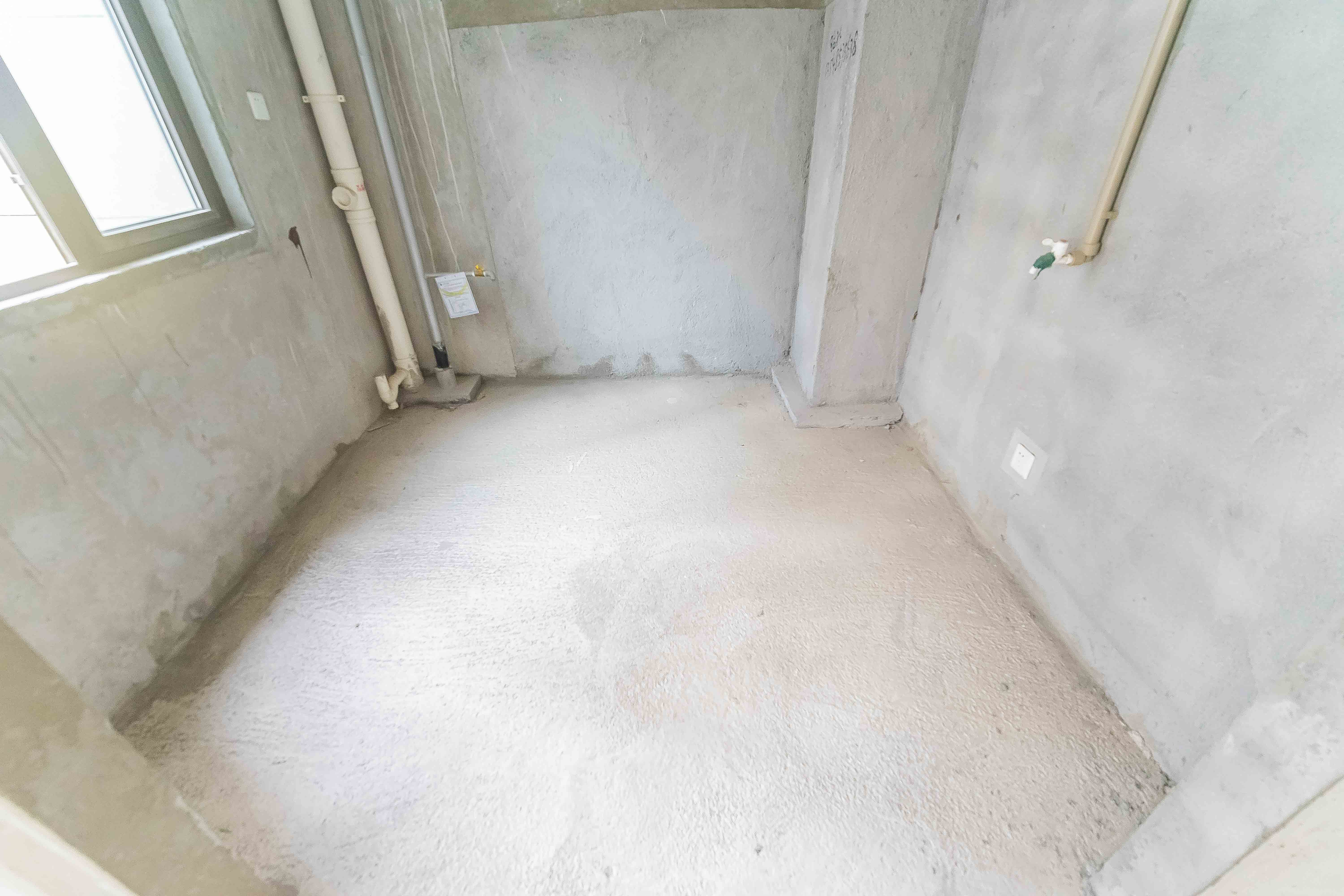 保利大都汇四期  4室2厅2卫    155.0万其他