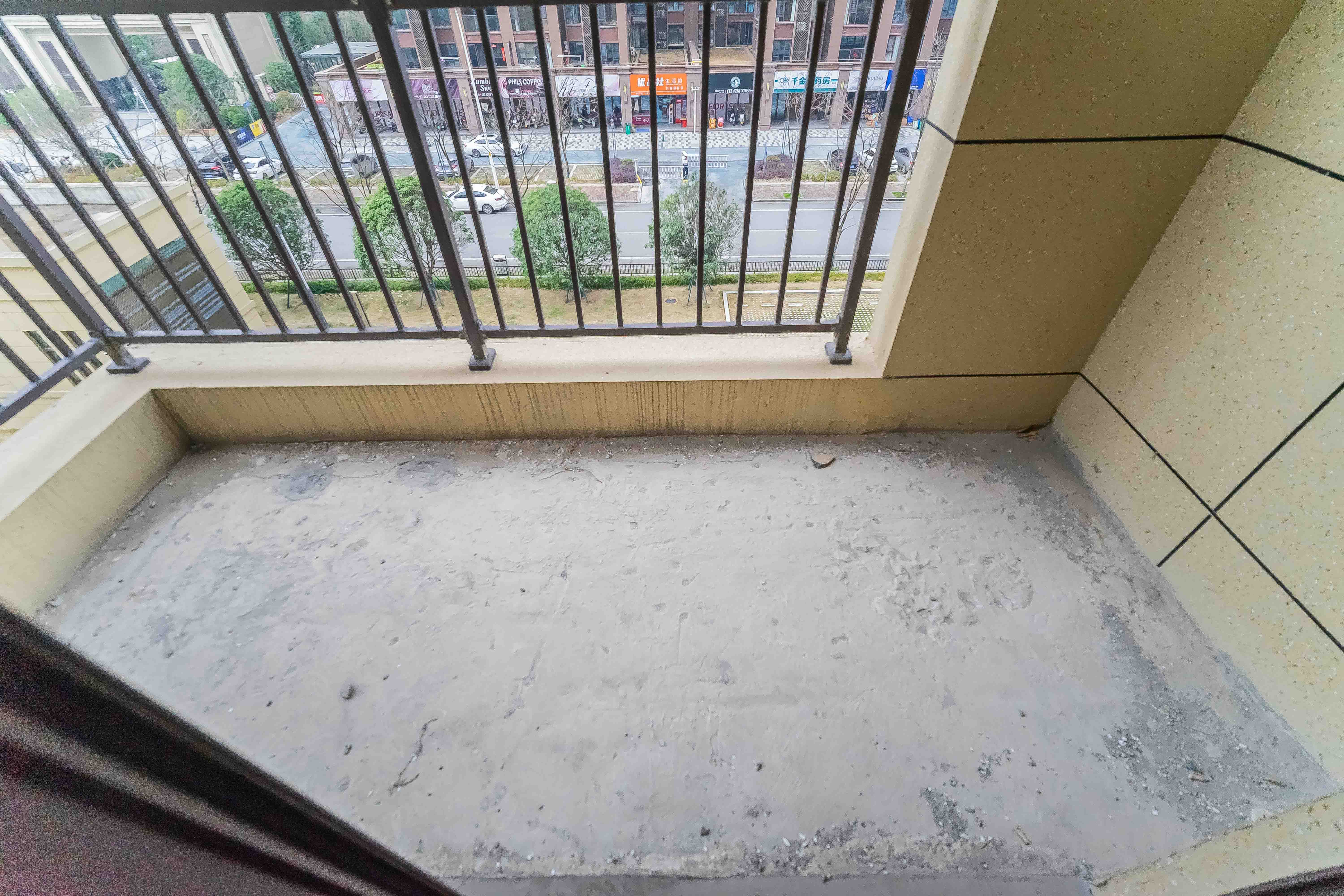 保利大都汇四期  4室2厅2卫    155.0万其他