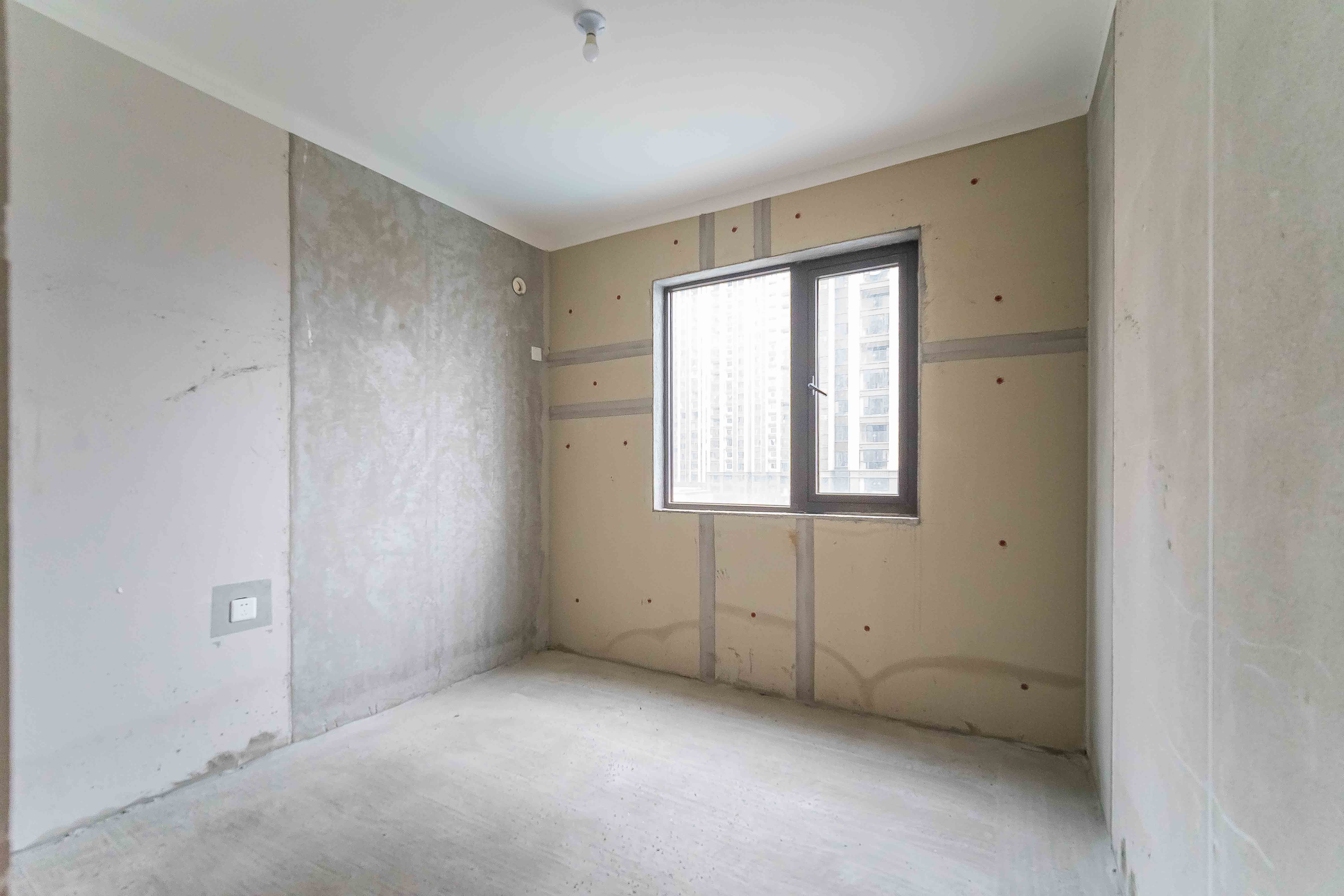 保利大都汇四期  4室2厅2卫    155.0万其他