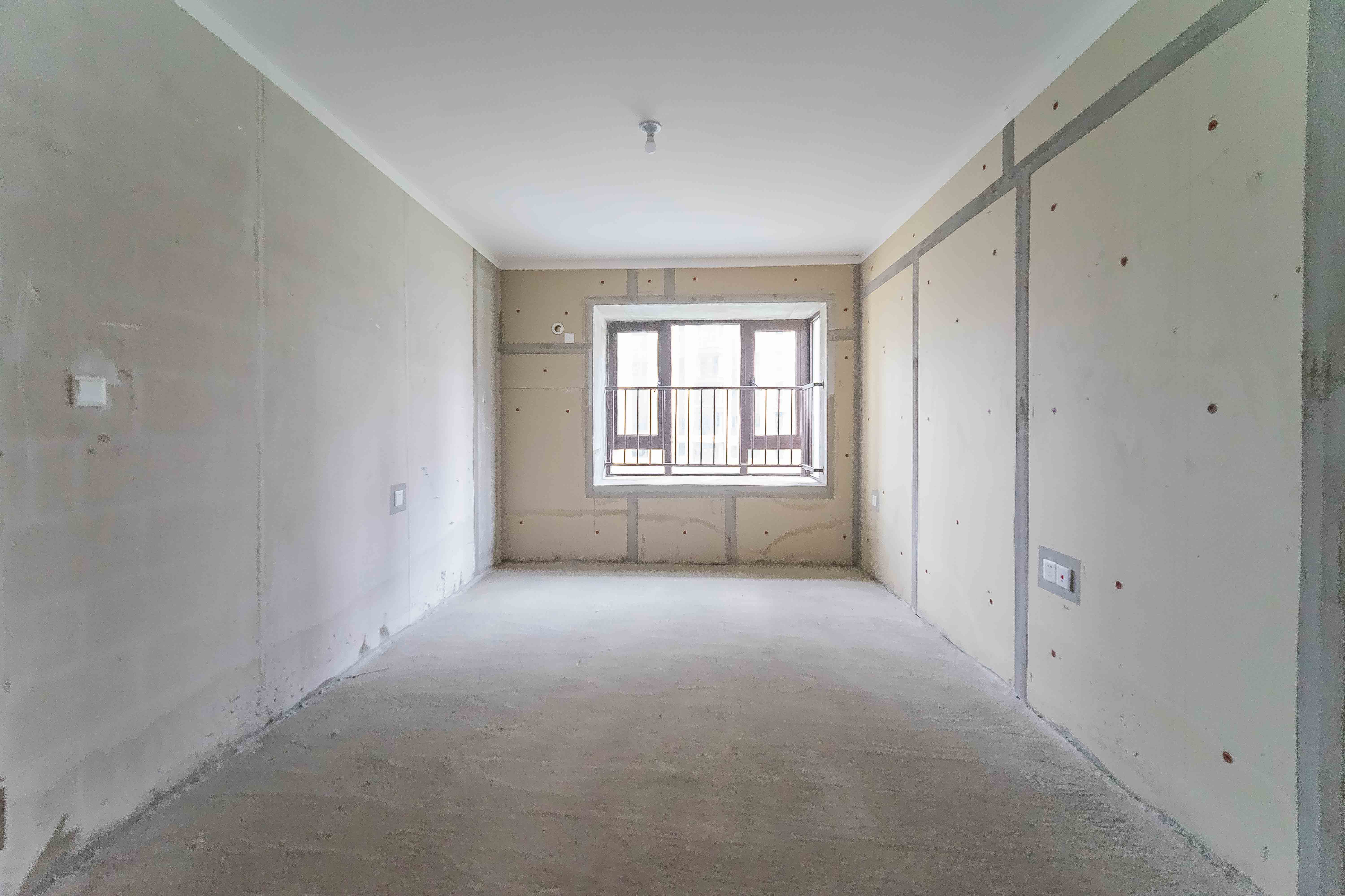 保利大都汇四期  4室2厅2卫    155.0万其他