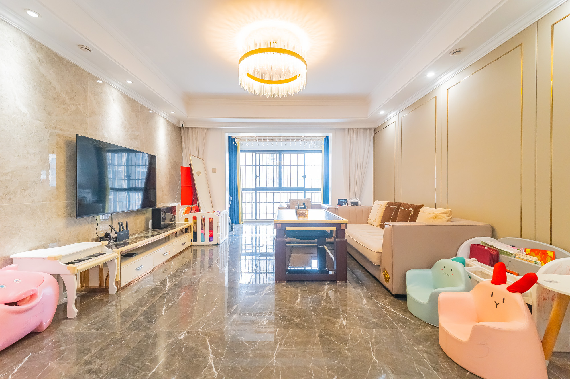 国泰九龙湾 4室2厅2卫 139.8万 国泰九龙湾 4室2厅2卫 139.8万客厅